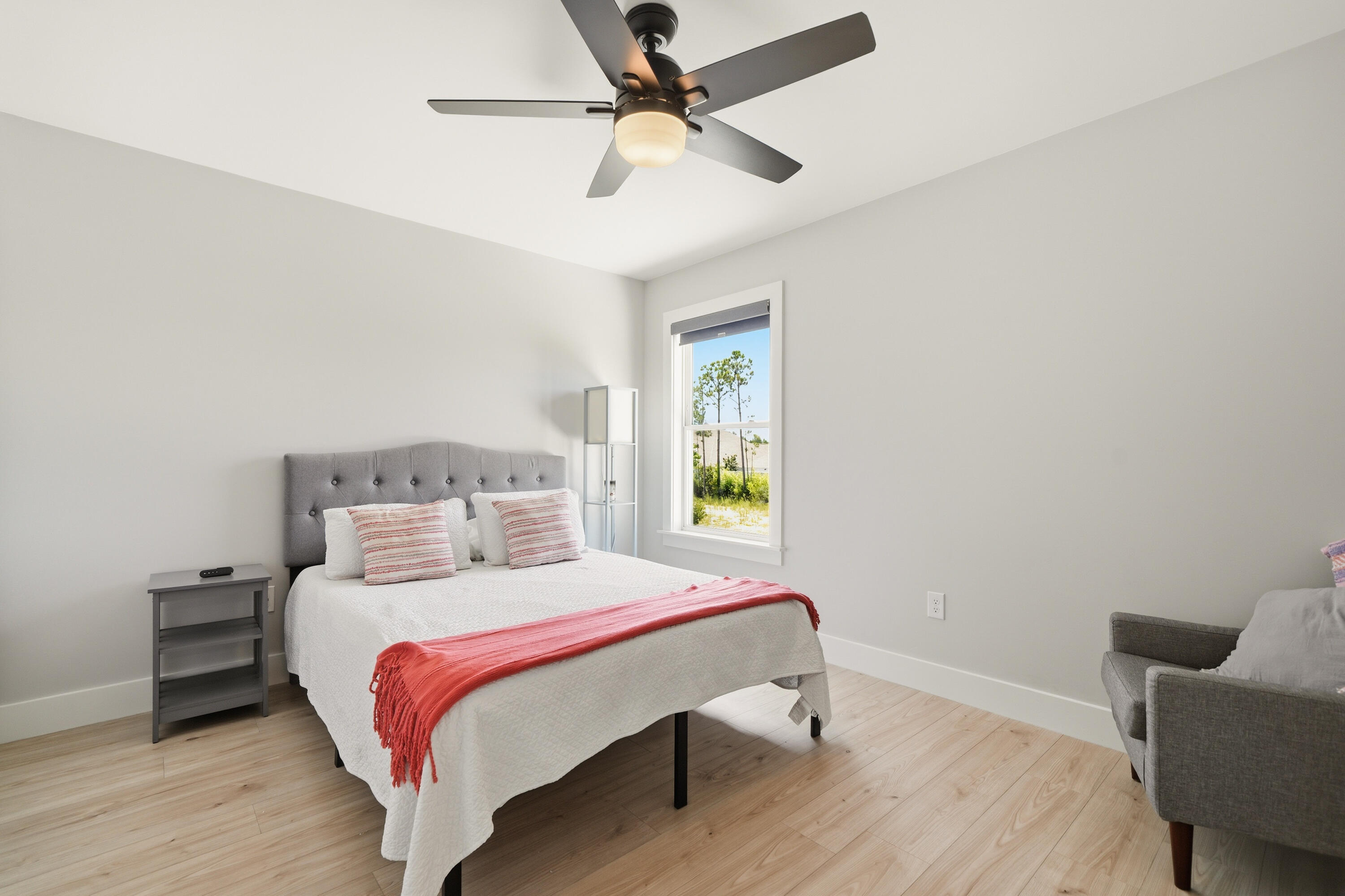 THOMPSON WOODS - Residential