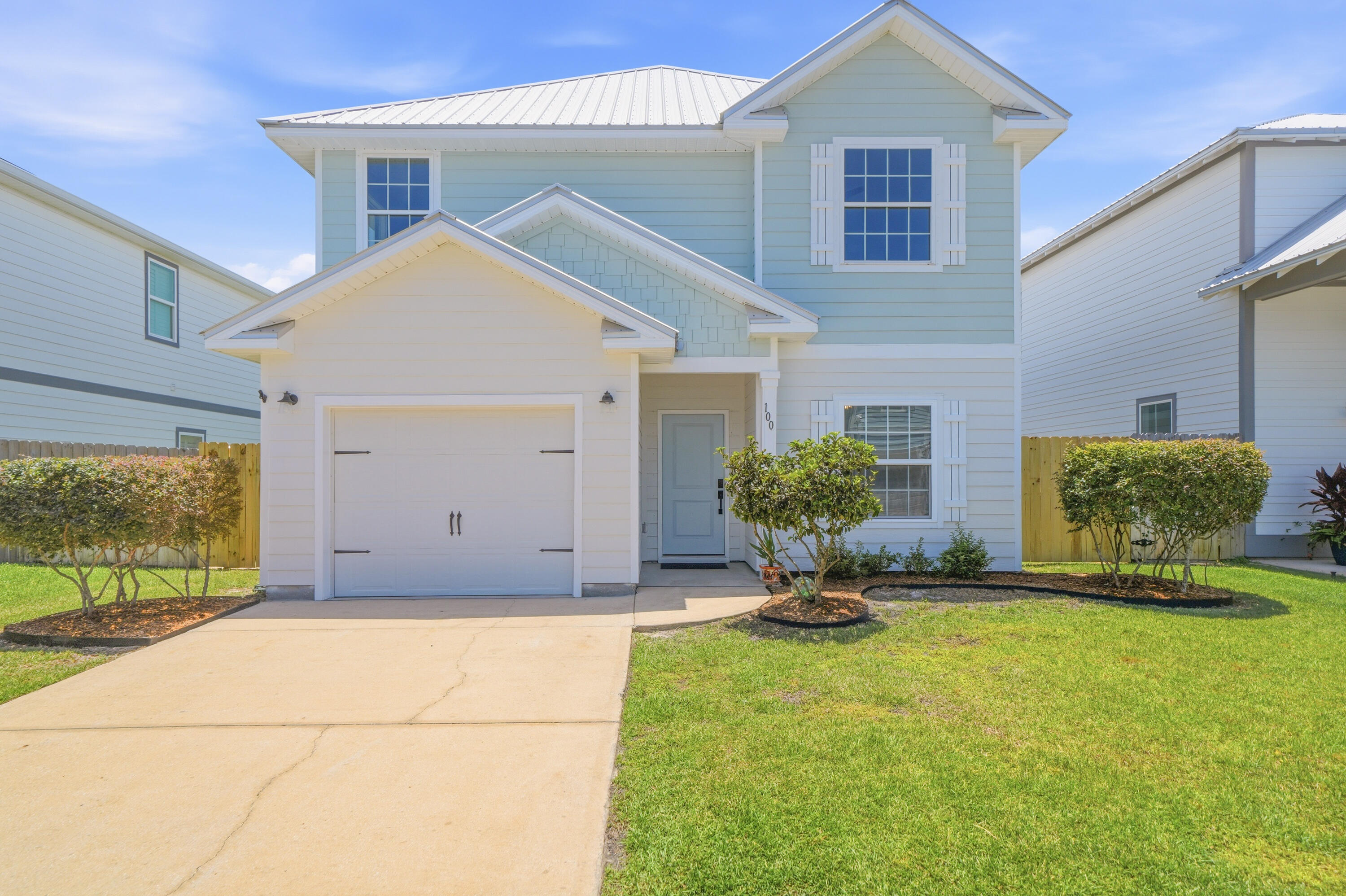 THOMPSON WOODS - Residential