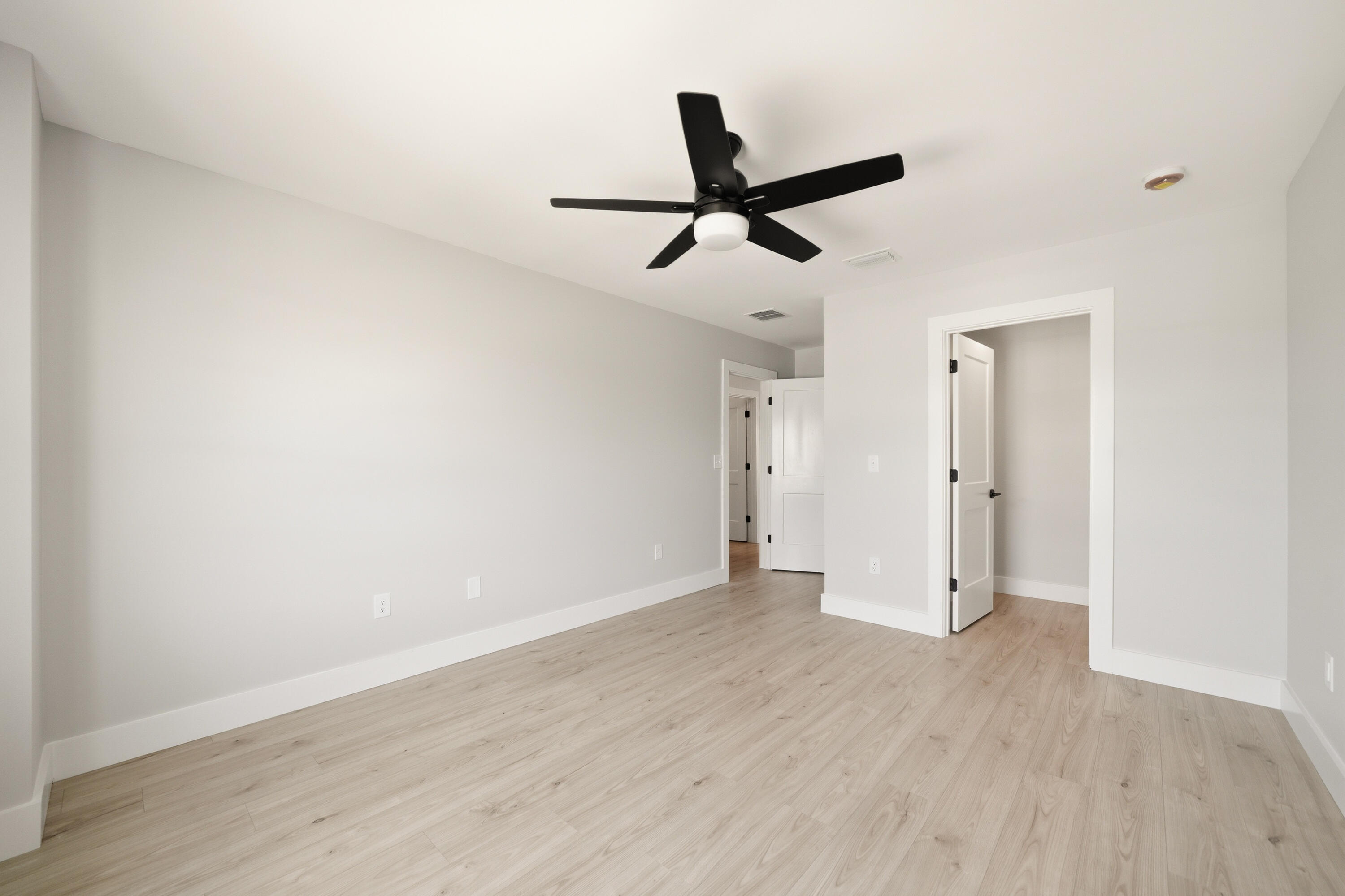 THOMPSON WOODS - Residential