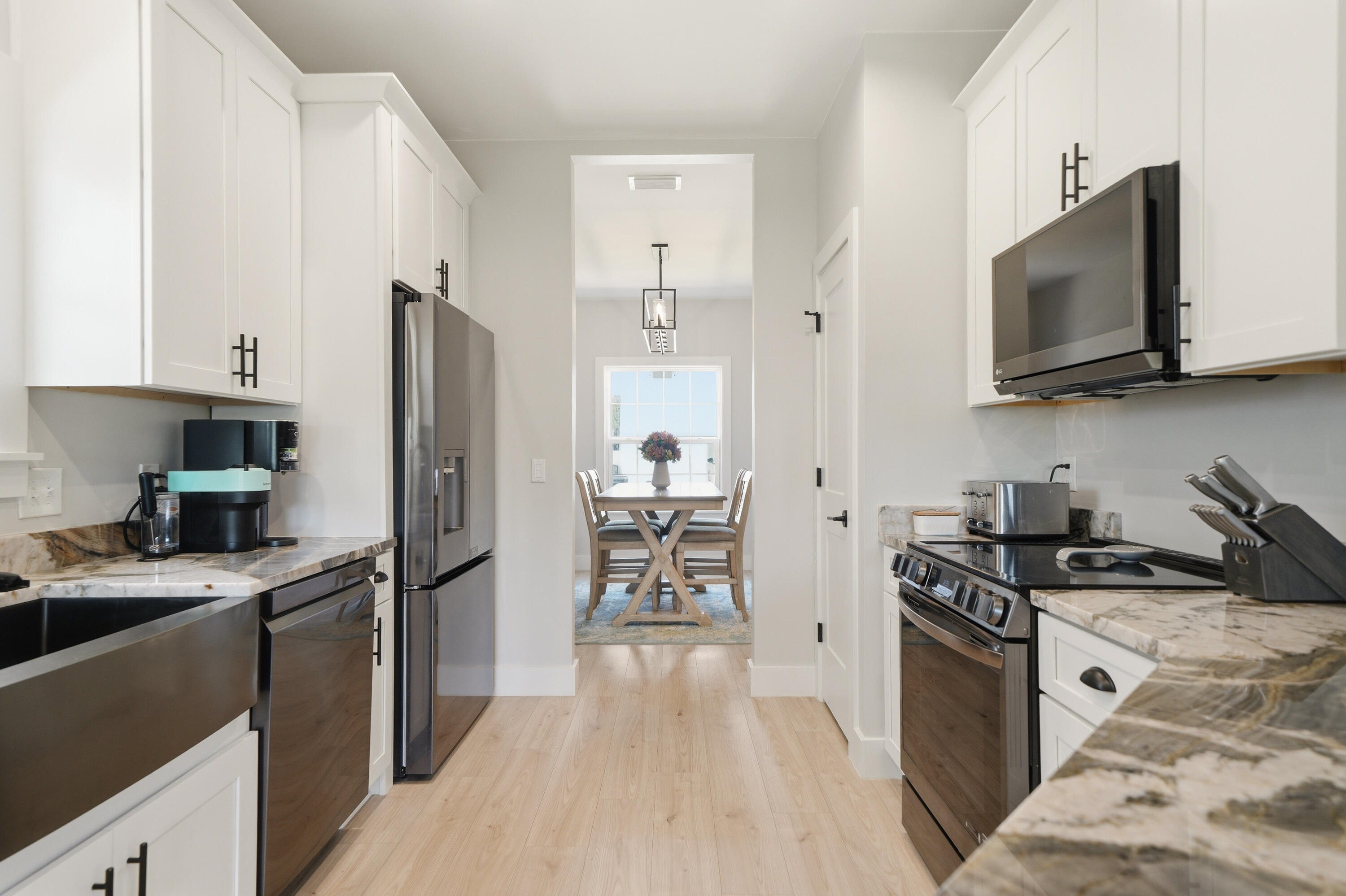 THOMPSON WOODS - Residential
