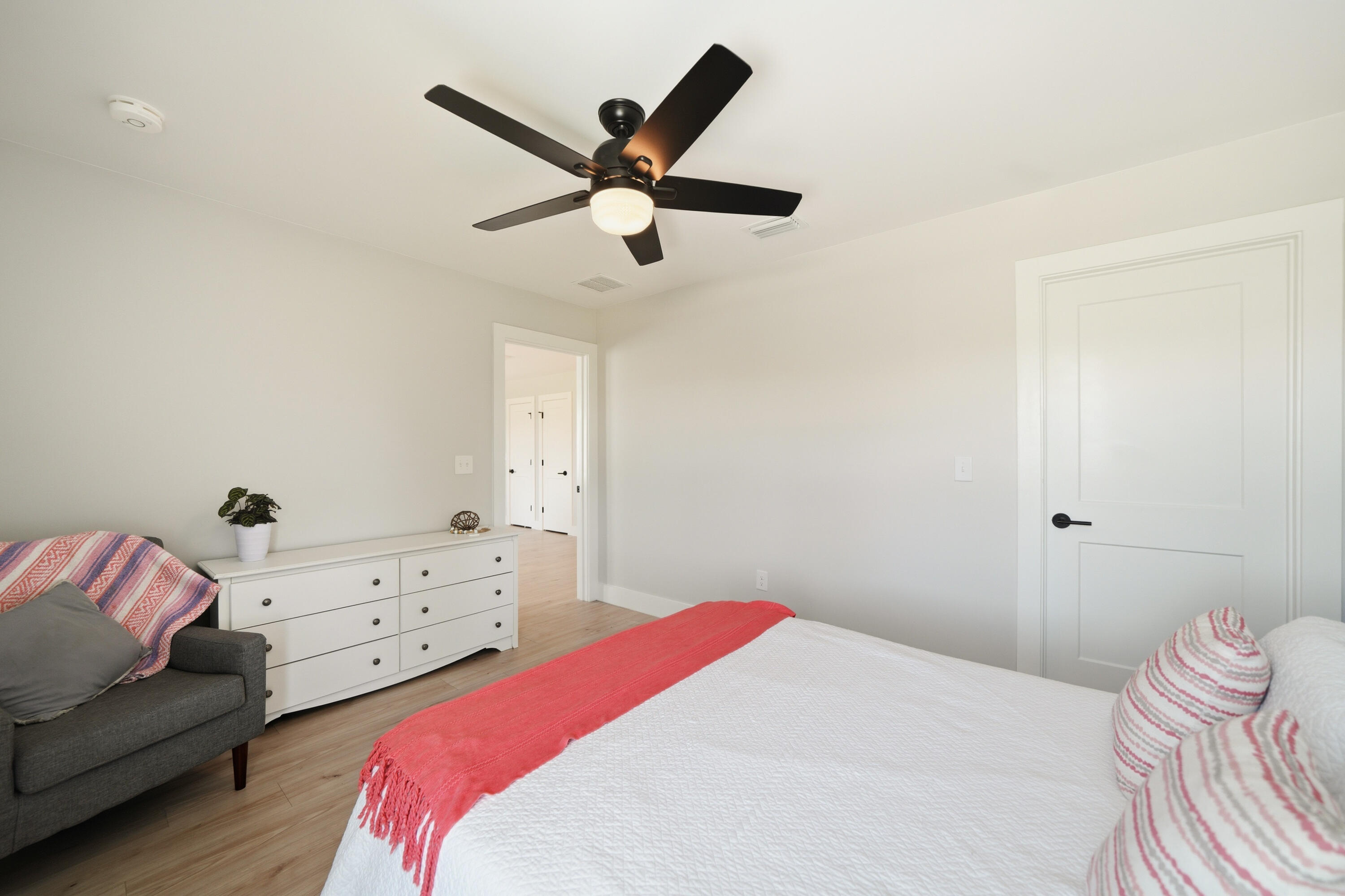 THOMPSON WOODS - Residential