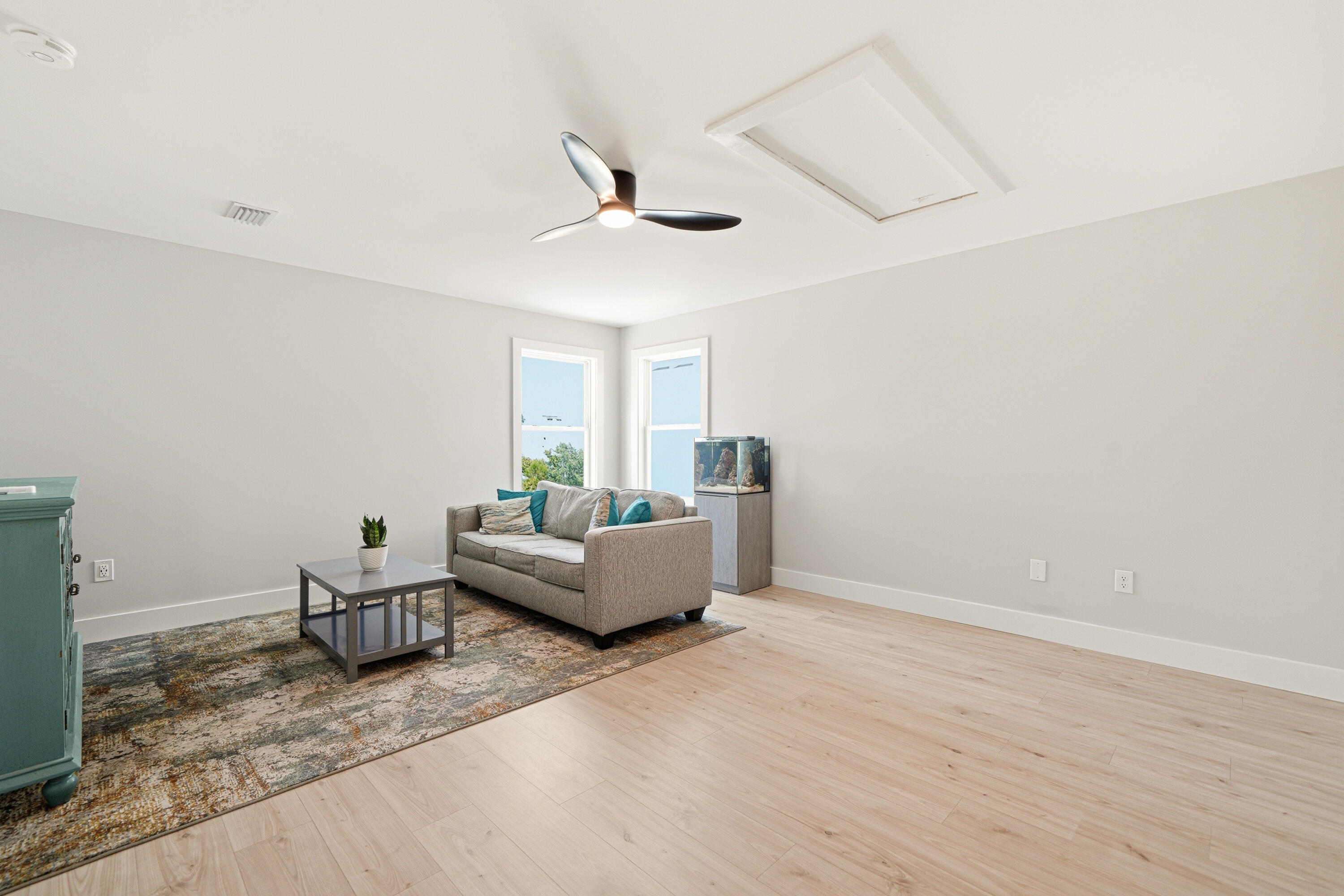 THOMPSON WOODS - Residential