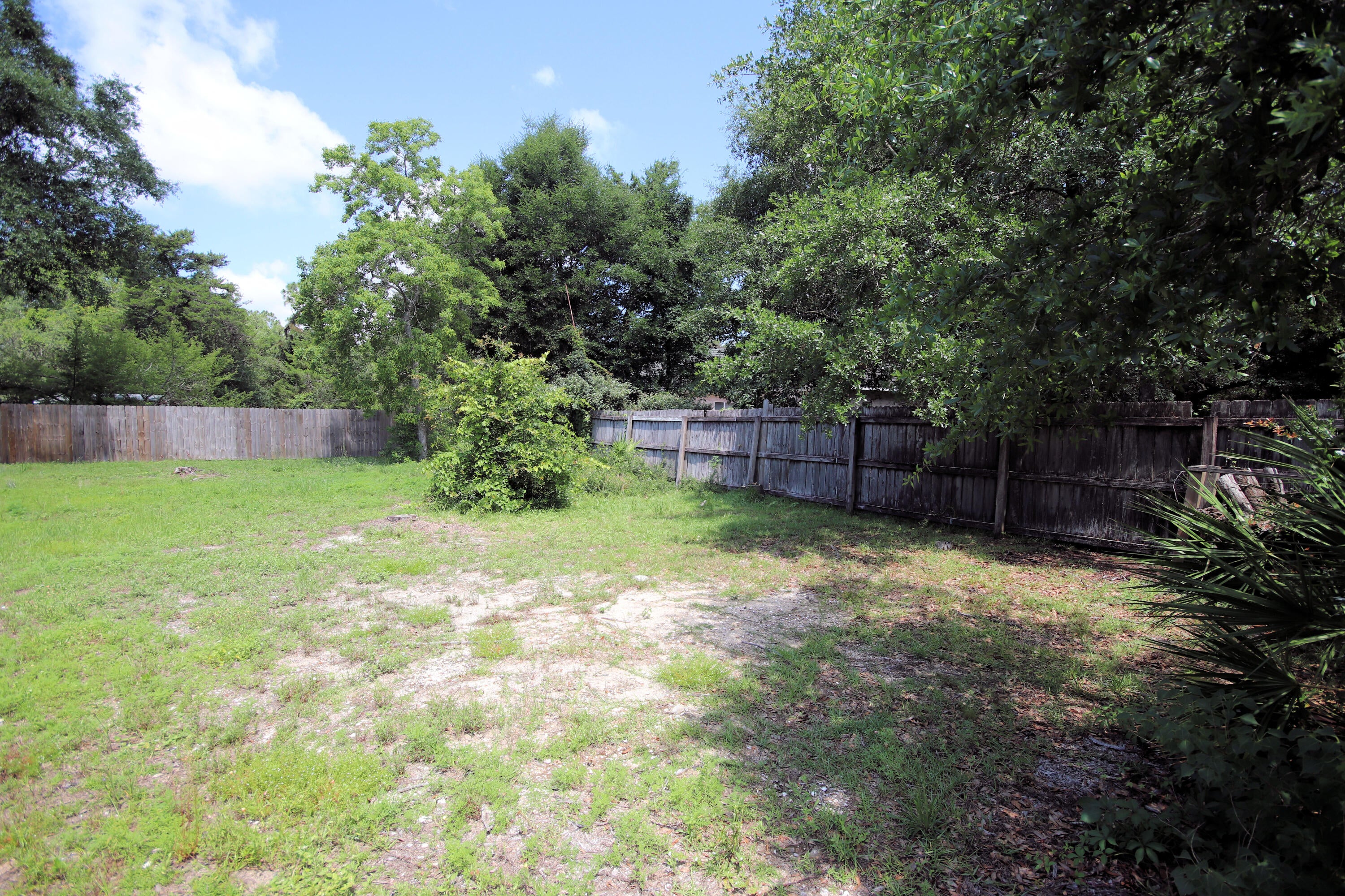 MEADOW WOODS - Residential