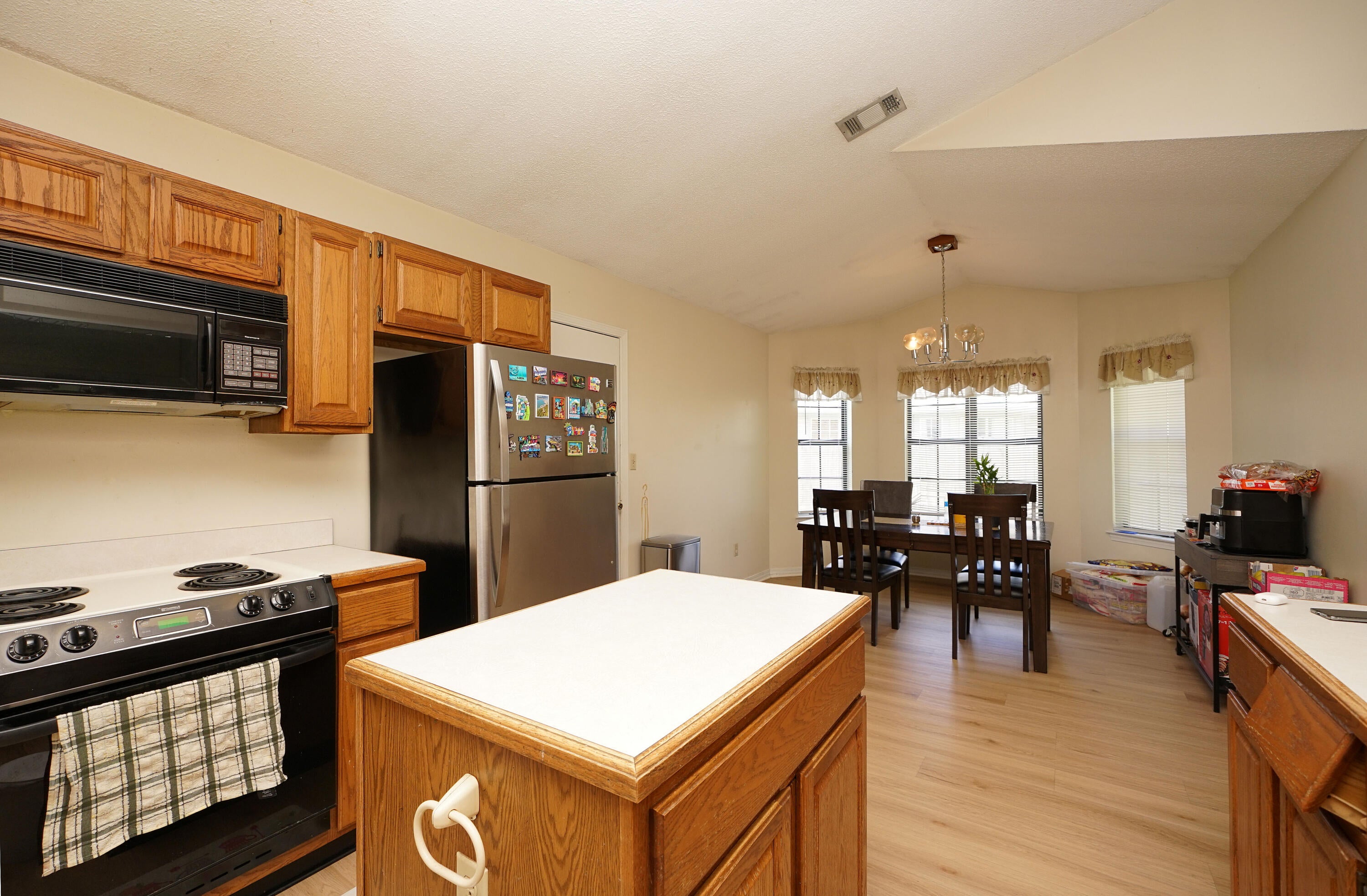 MEADOW WOODS - Residential