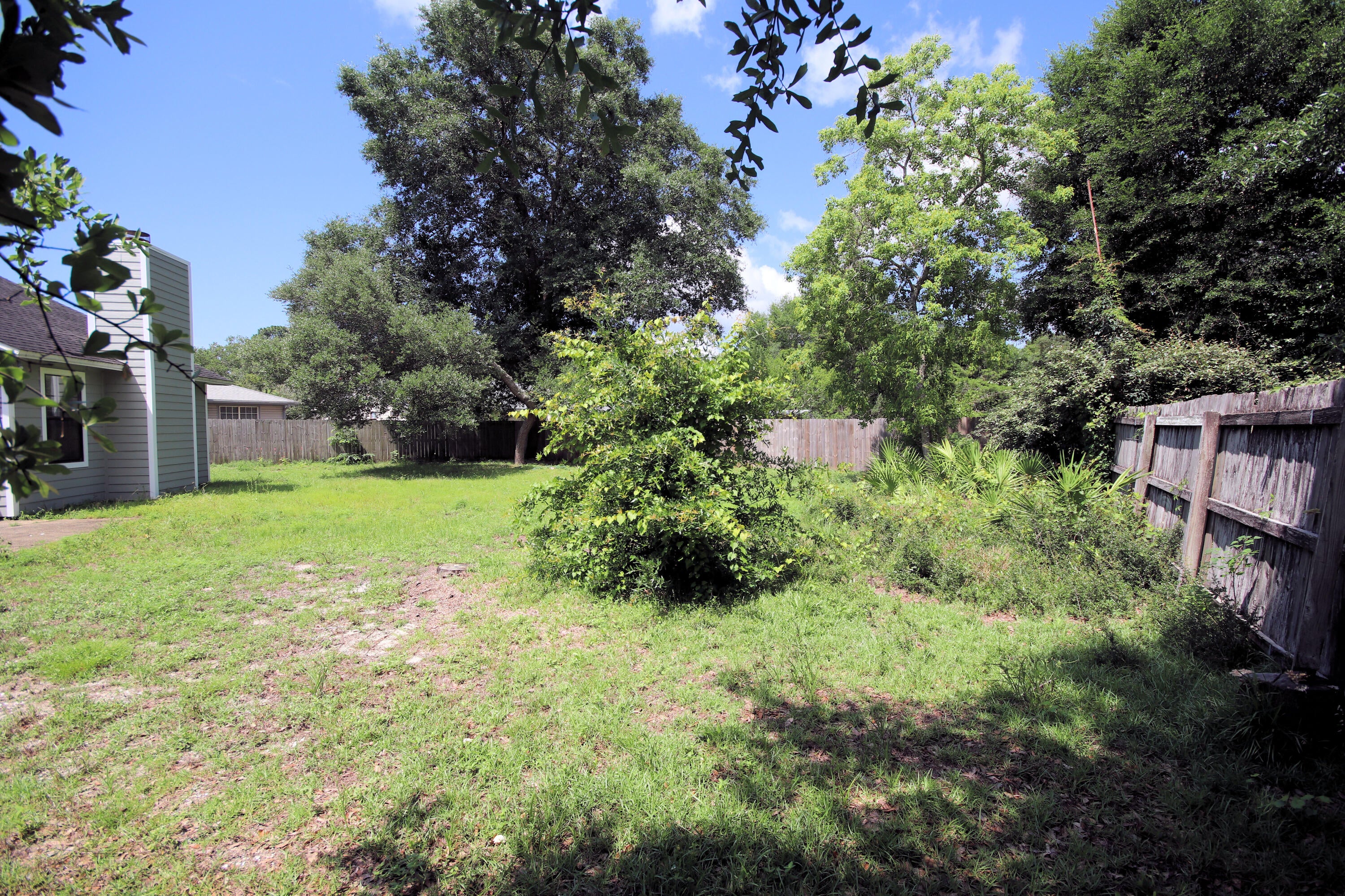 MEADOW WOODS - Residential