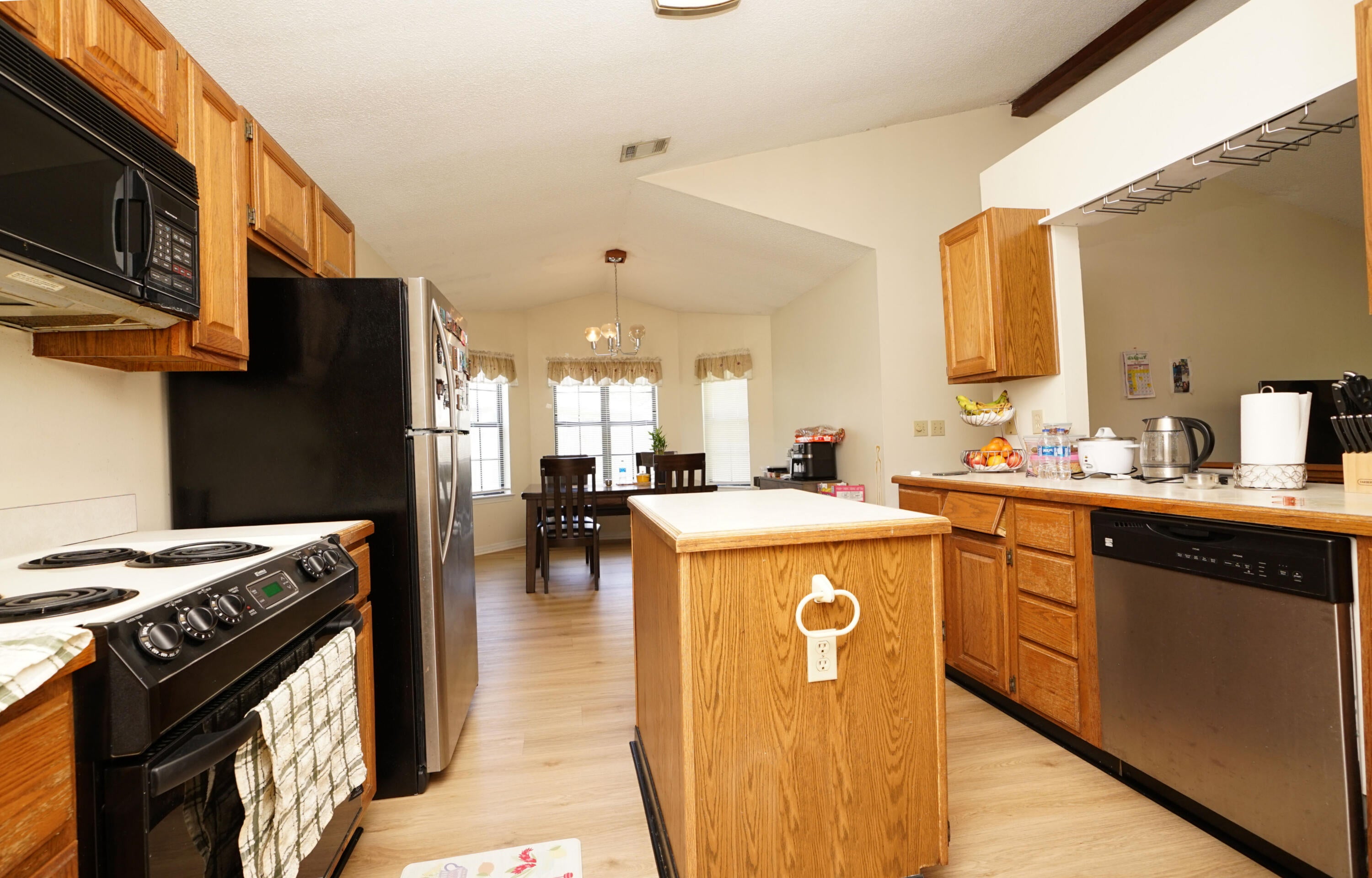 MEADOW WOODS - Residential