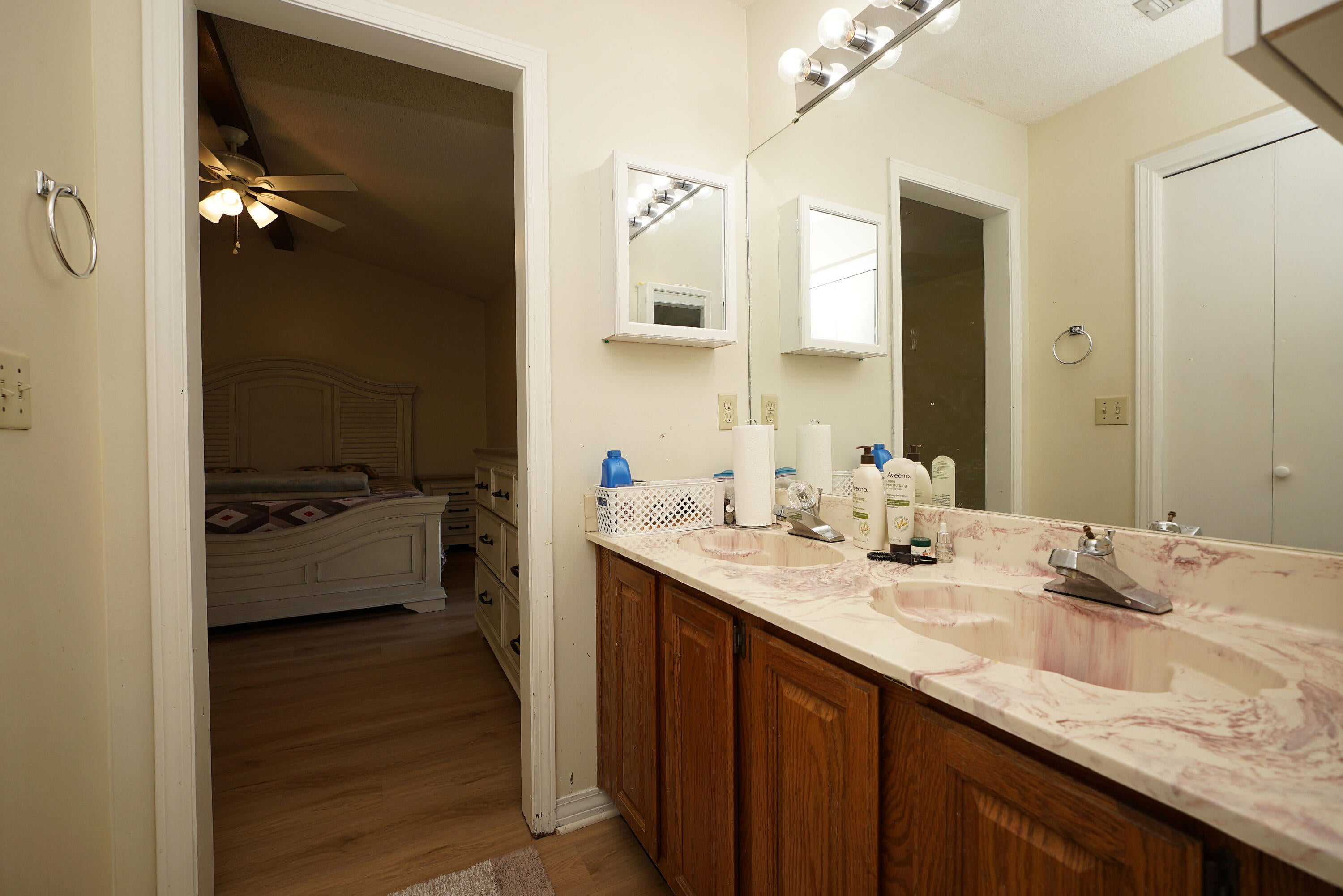 MEADOW WOODS - Residential