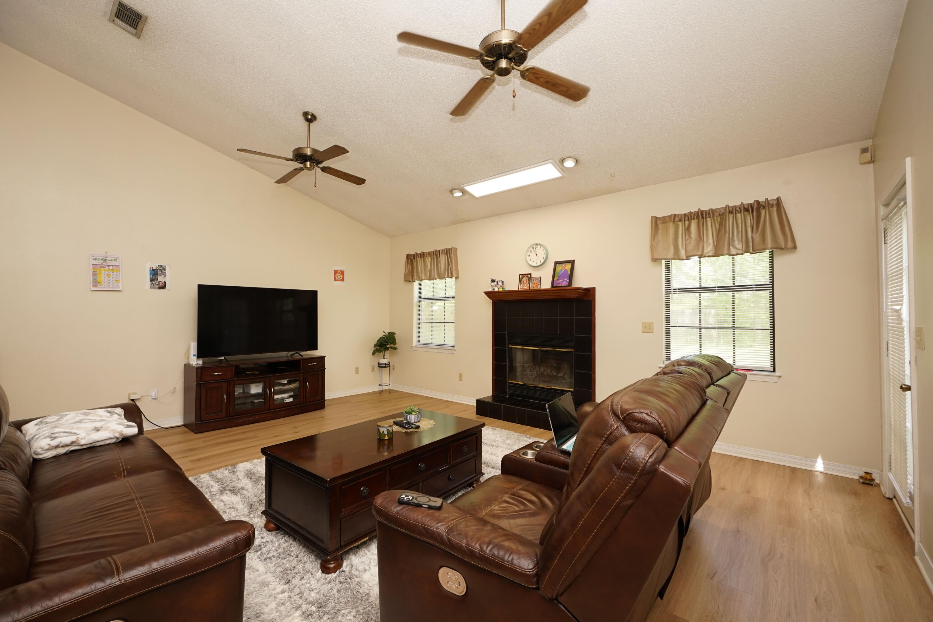 MEADOW WOODS - Residential