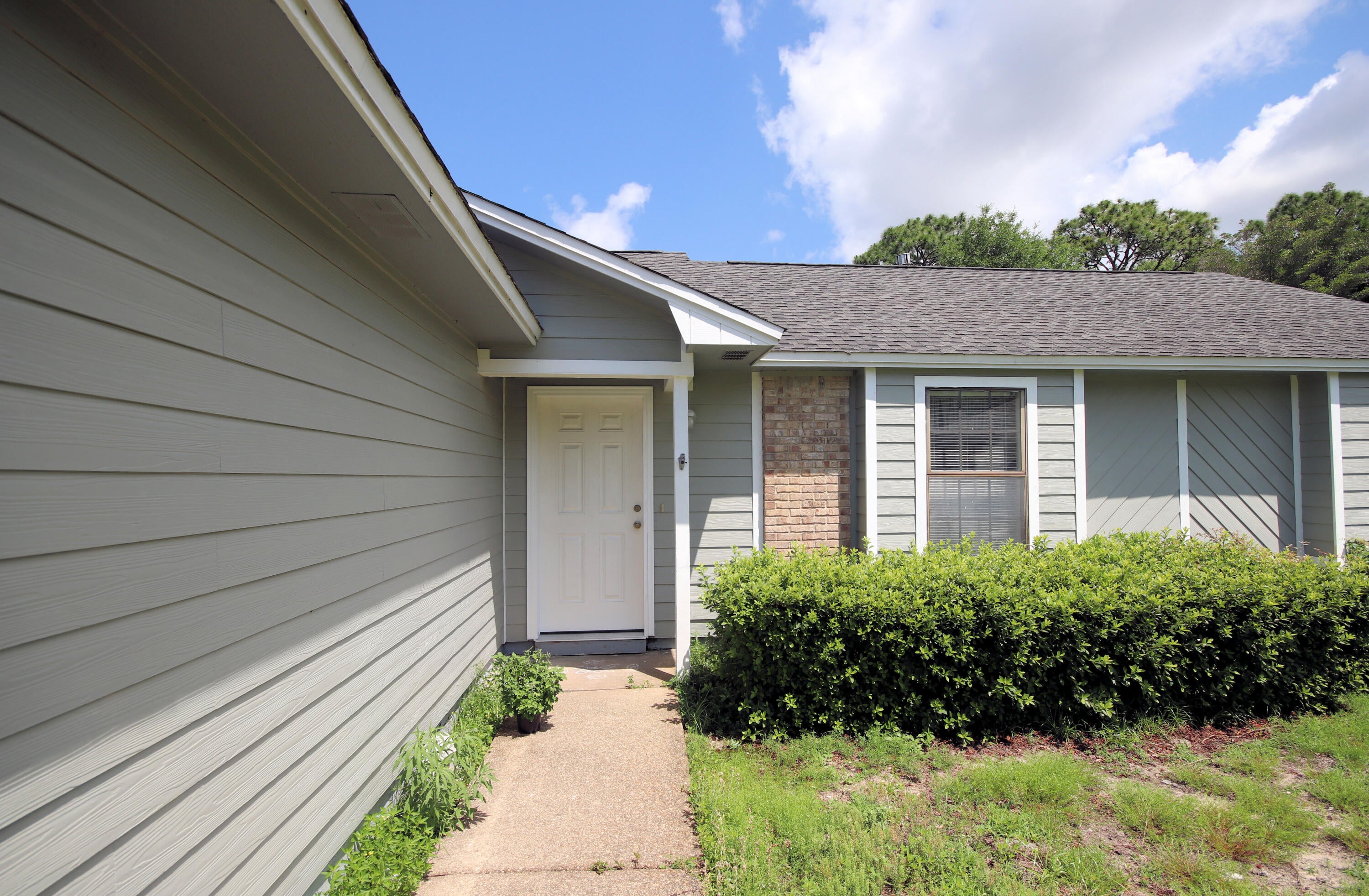 MEADOW WOODS - Residential