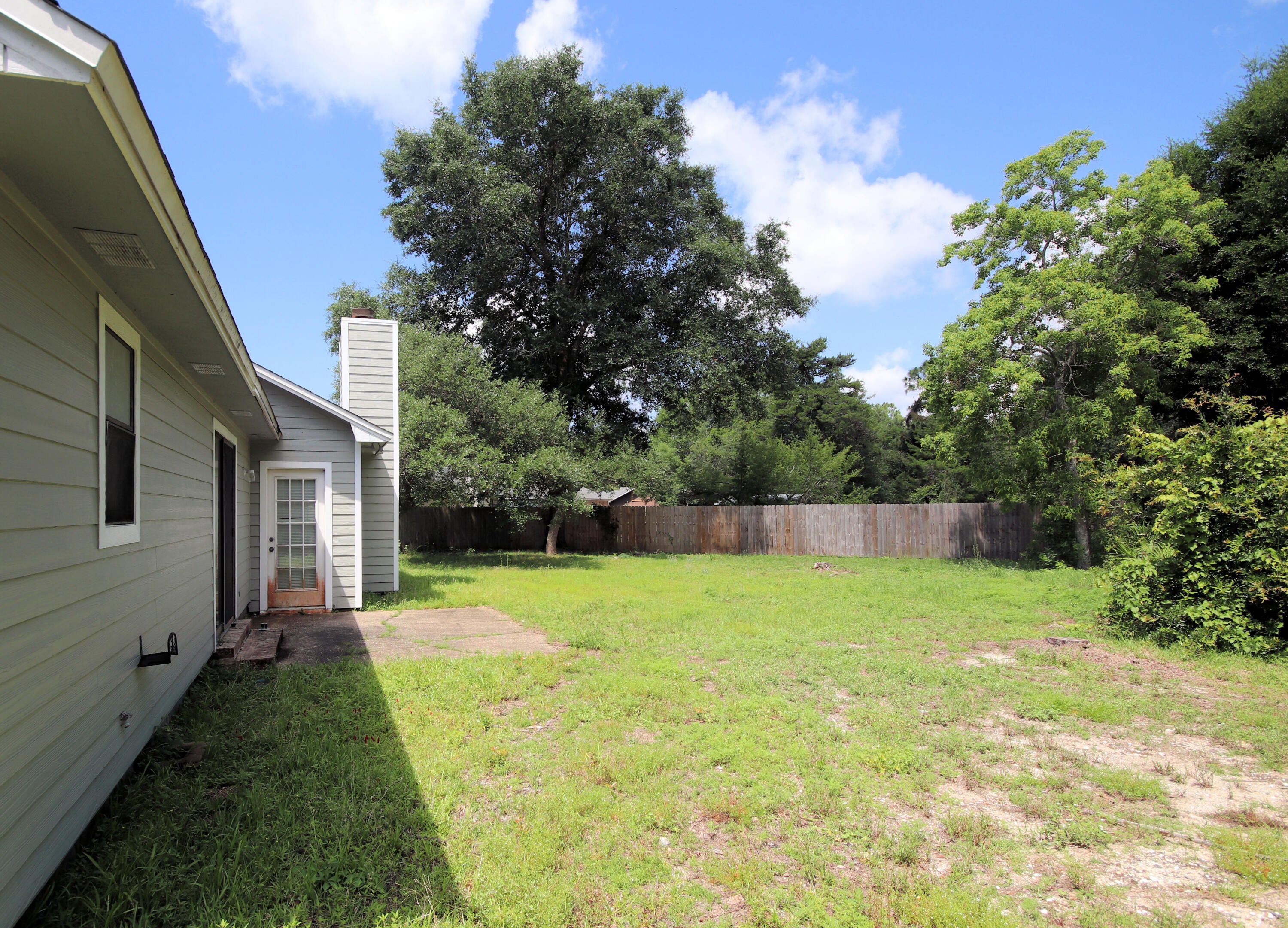 MEADOW WOODS - Residential