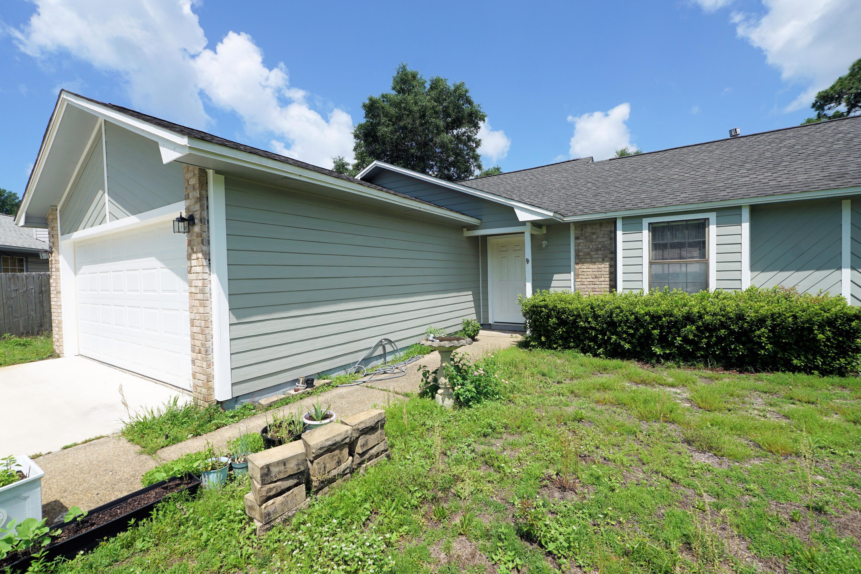 MEADOW WOODS - Residential