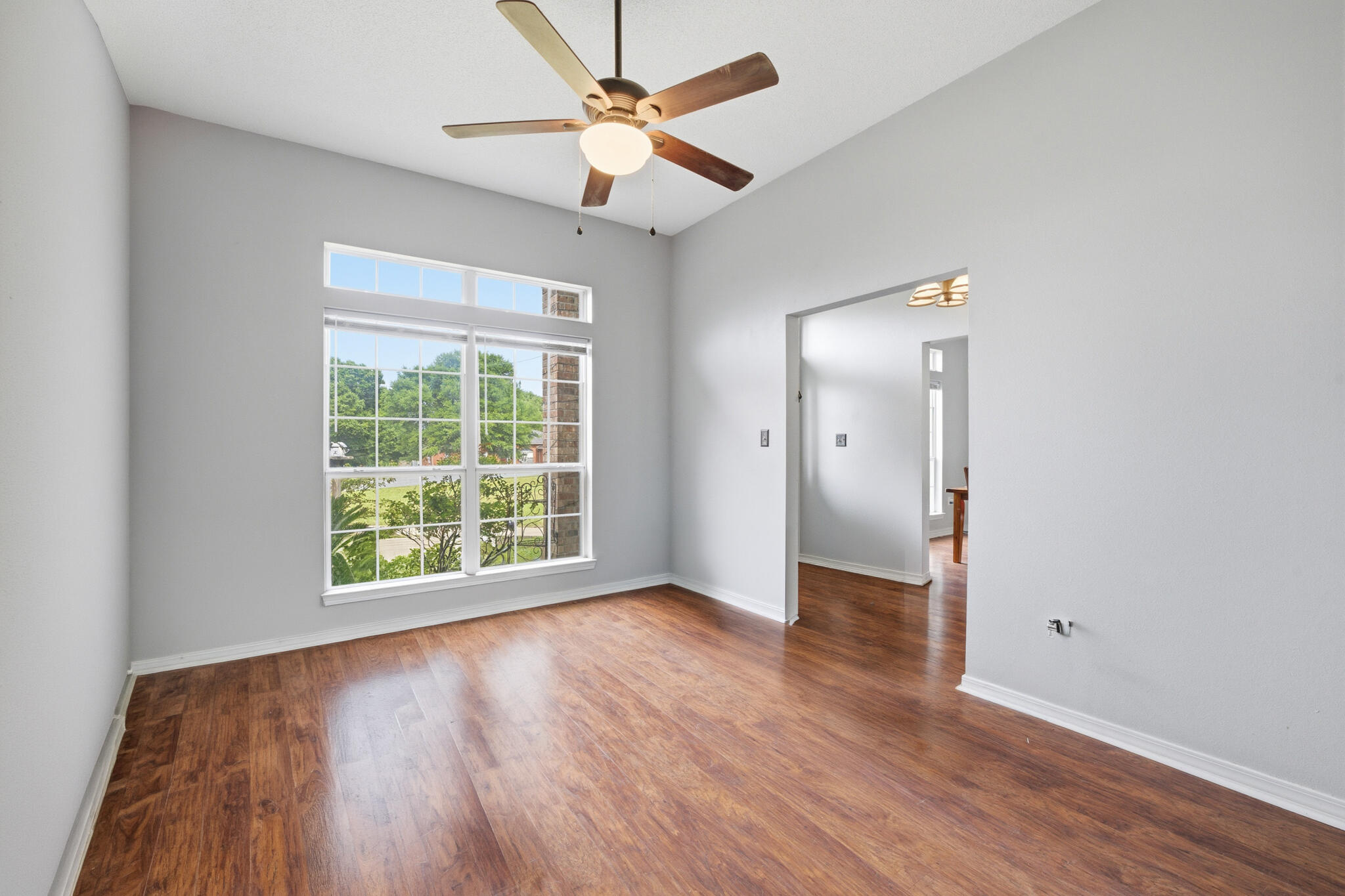 SILVER SPRINGS EST - Residential