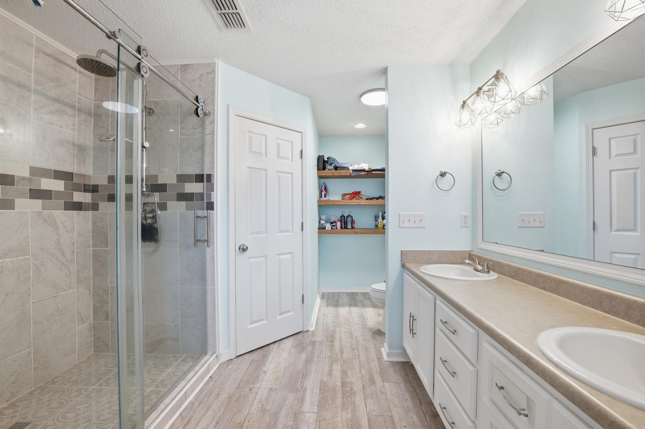 SILVER SPRINGS EST - Residential