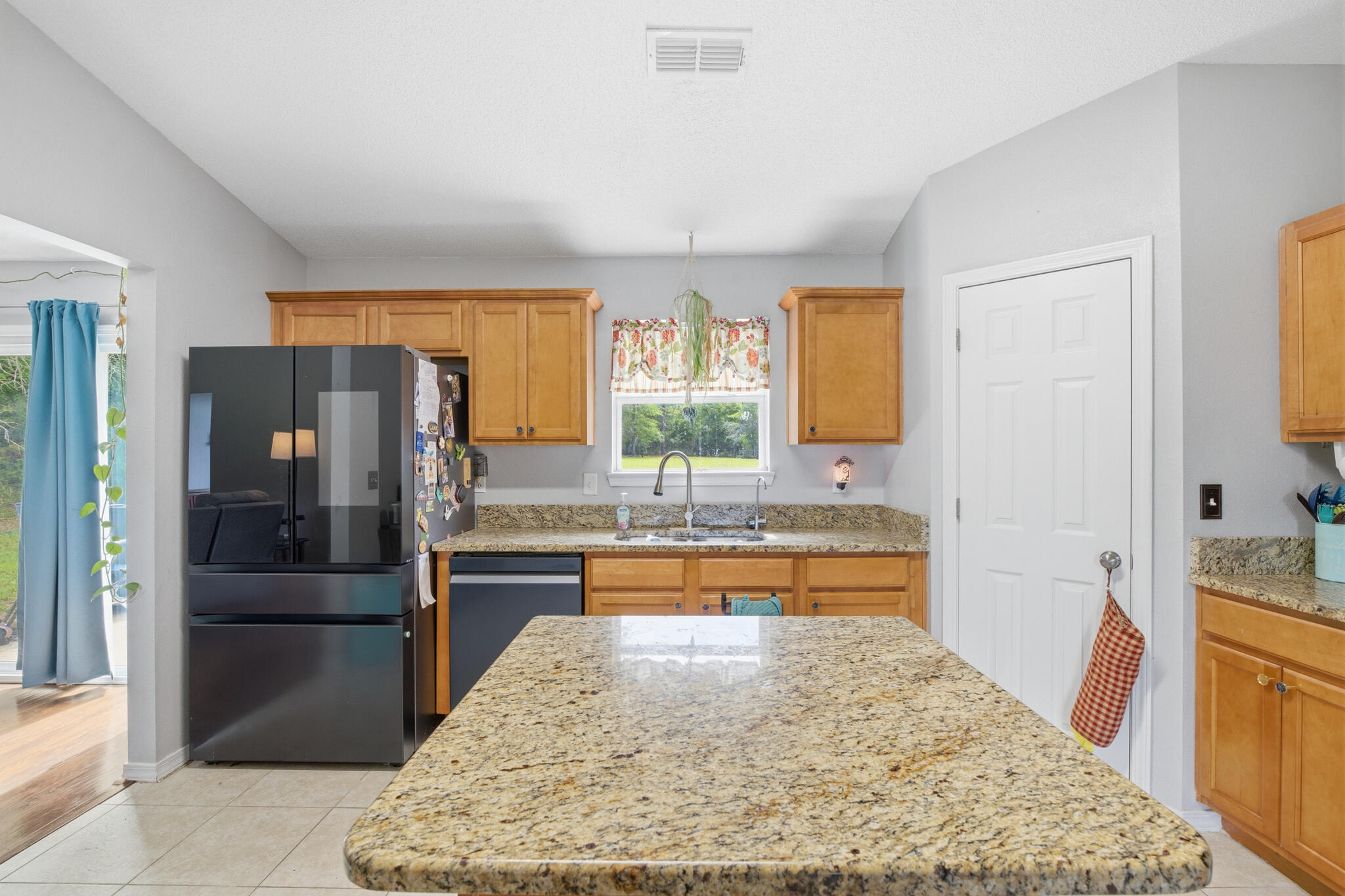 SILVER SPRINGS EST - Residential