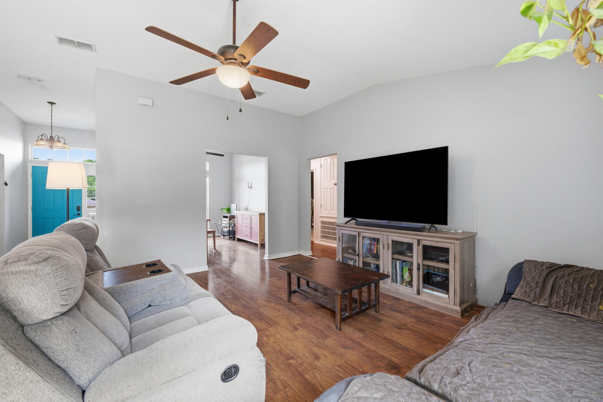 SILVER SPRINGS EST - Residential
