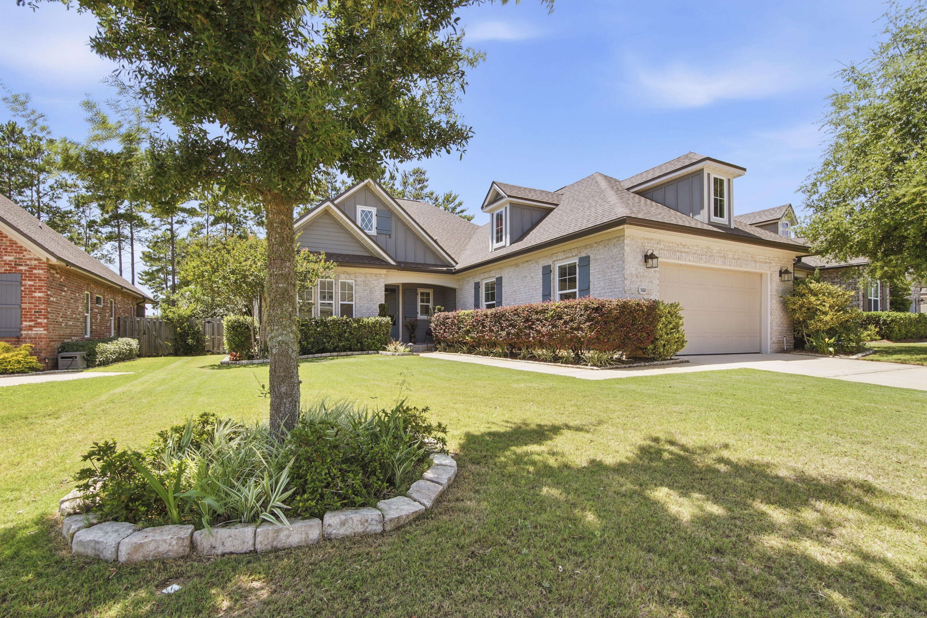 Welcome to Ready Wise  build home, in exclusive Meadows neighbourhood in Hammock Bay. Packed with great upgrades features 4 bedrooms, 2.5 baths . The backyard landscaping is beautifully designed to be enjoyed from inside of the home, creating a seamless indoor-outdoor connection. The open gourmet kitchen features stainless steel appliances, an industrial refrigerator and freezer, large island, wood cabinets and Alaskian-white granite counter tops. Master bath features large walk in shower and towel warmers. Laminate floors throughout the living areas and tiled floors in the bathrooms and wet areas. Yards are sodded with sprinkler system. Crown molding, and cased windows. 9' ceilings and 8' doors. Many other features include: a screed back porc

24kw gas generator, granite countertops, porcelain sinking, in wall vacuum system throughout the home, epoxyed garage floor, garage cabinets, garage door status, Air exchanger, Kitchen osmosis water treatment, ADT security system, whole house water shut down, sink in the Landry room, outside garden cabinets and lights and more.

Hammock Bay is a resort style community with resort style amenities from lap pools, tennis courts, pickleball courts, play ground, basketball courts, walking trails and much more. Also, never miss a sunset again on your kayak off the community docks. Be close to all the action of Freeport, grocery stores, new development, and within 35 minutes to some of the World's most beautiful beaches. Call today a