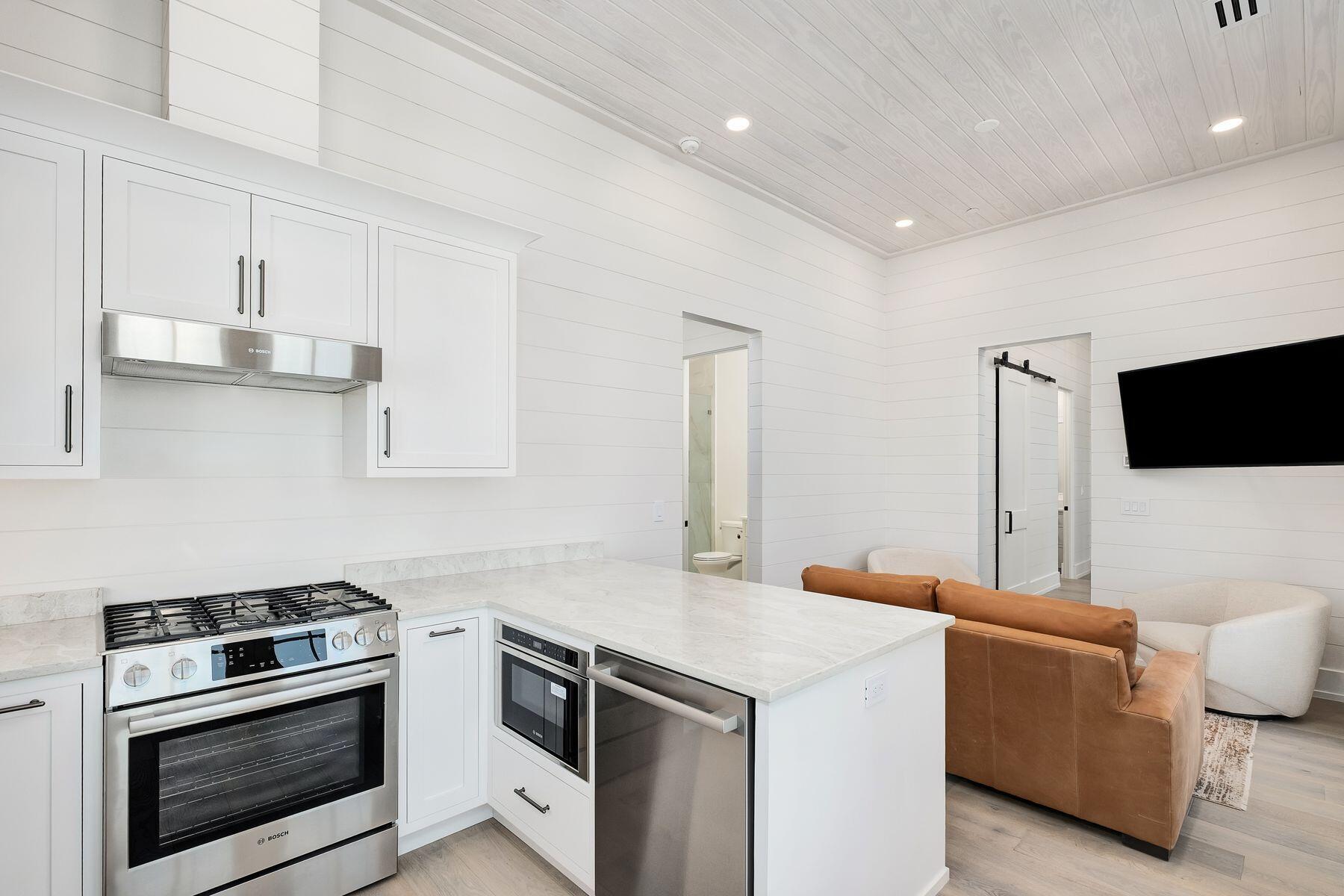 GRAYTON BEACH - Residential
