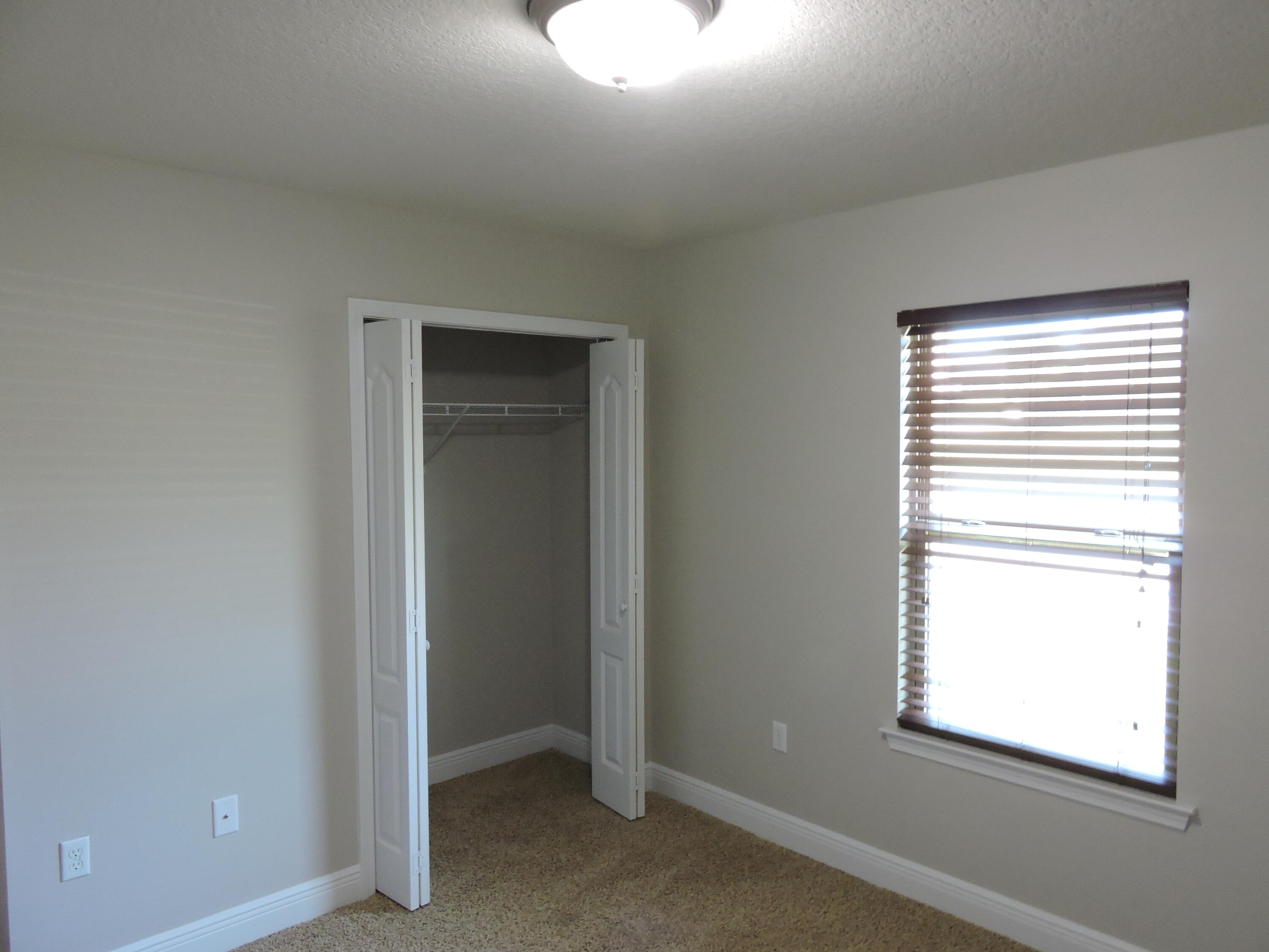 DUGGAN POND ESTATES - Residential Lease