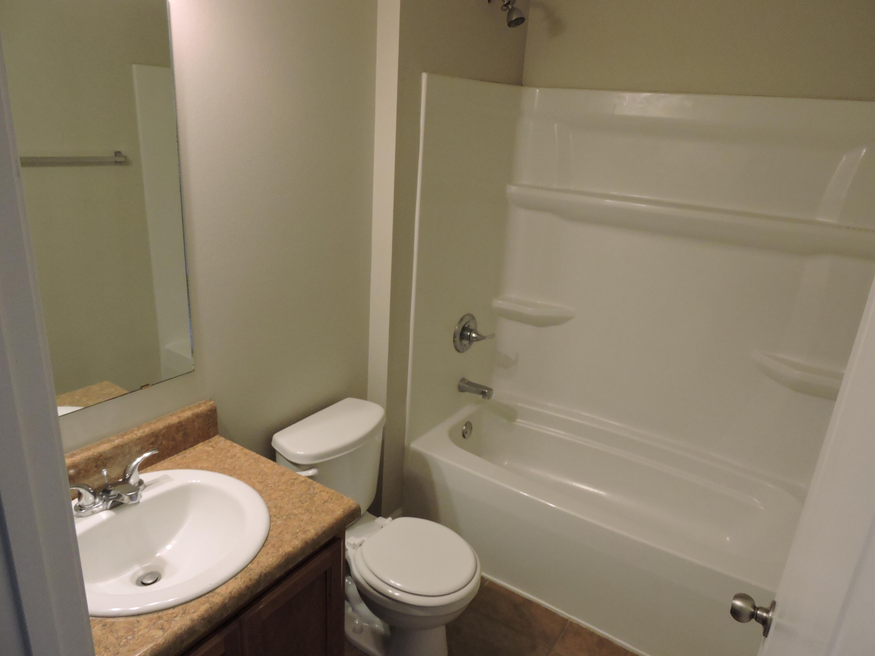 DUGGAN POND ESTATES - Residential Lease