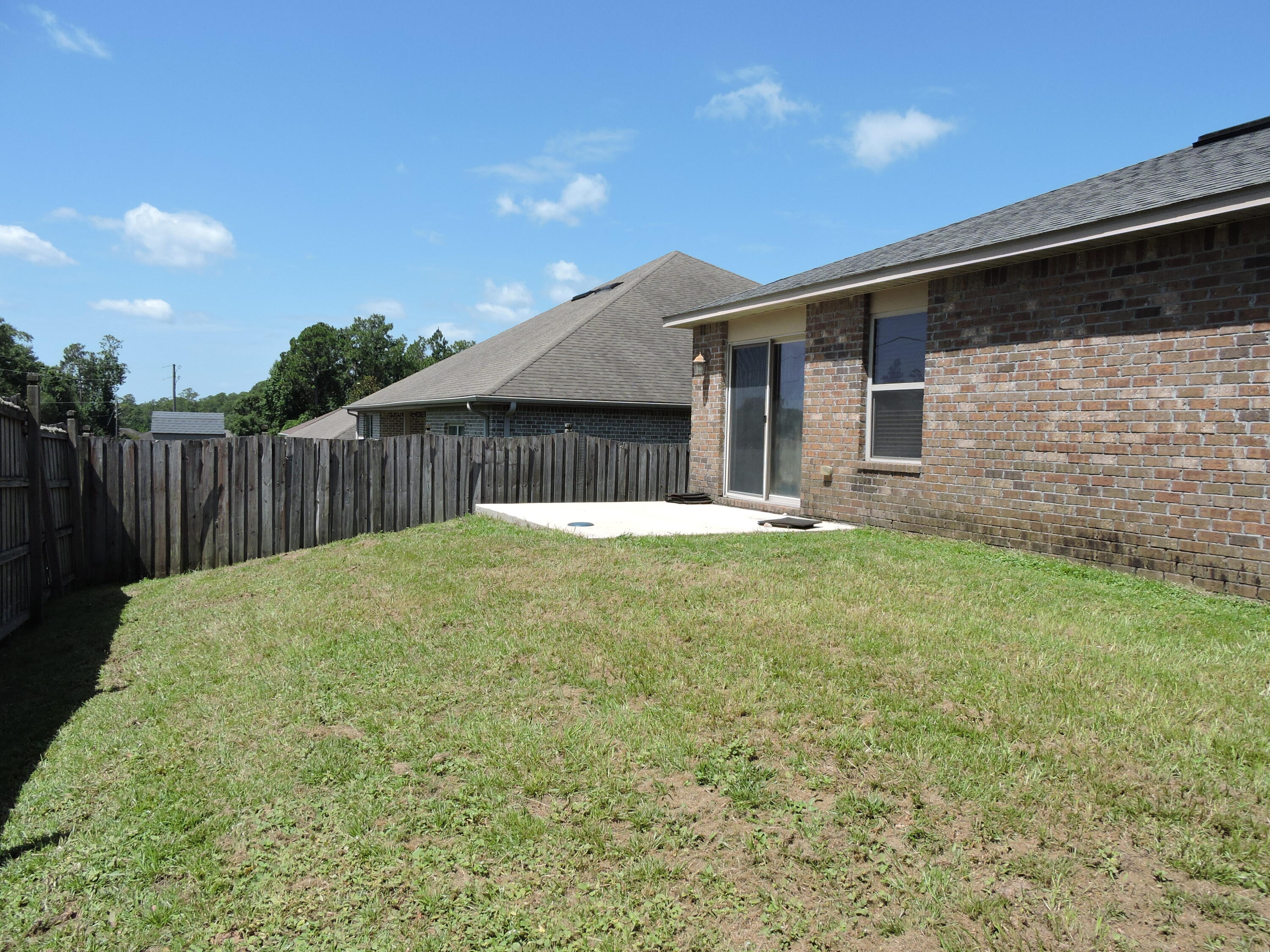 DUGGAN POND ESTATES - Residential Lease