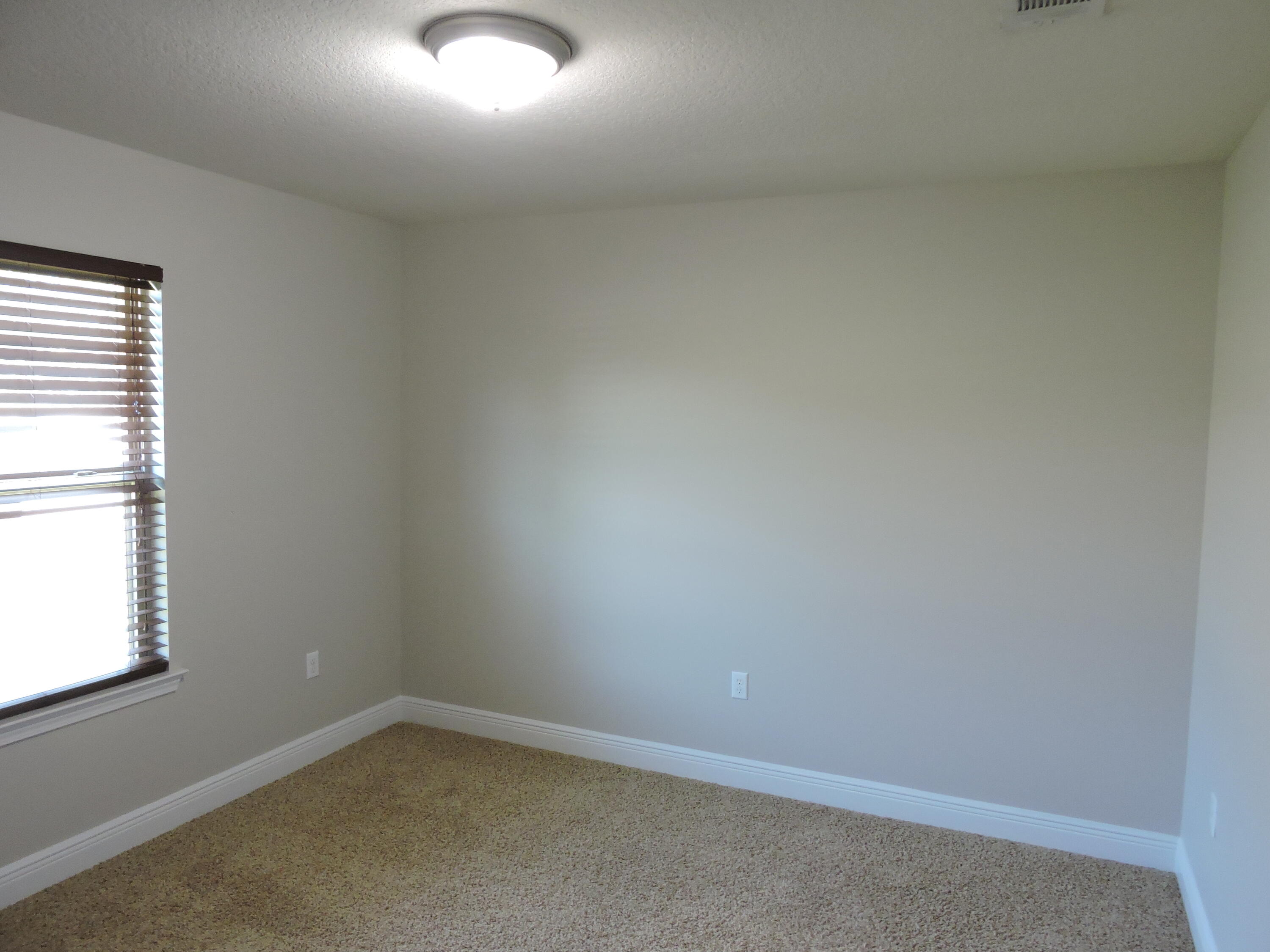DUGGAN POND ESTATES - Residential Lease