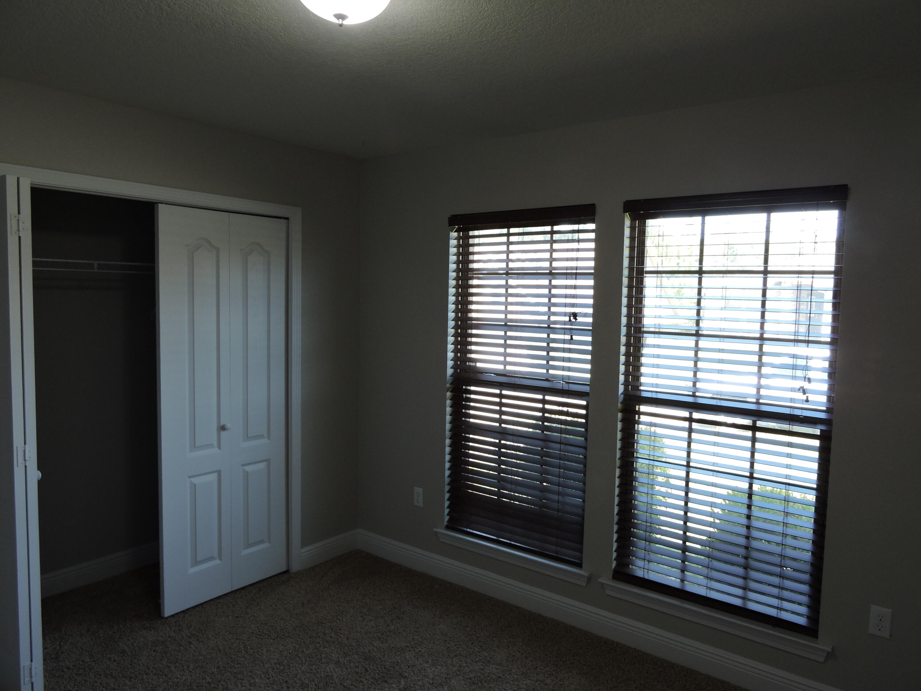 DUGGAN POND ESTATES - Residential Lease