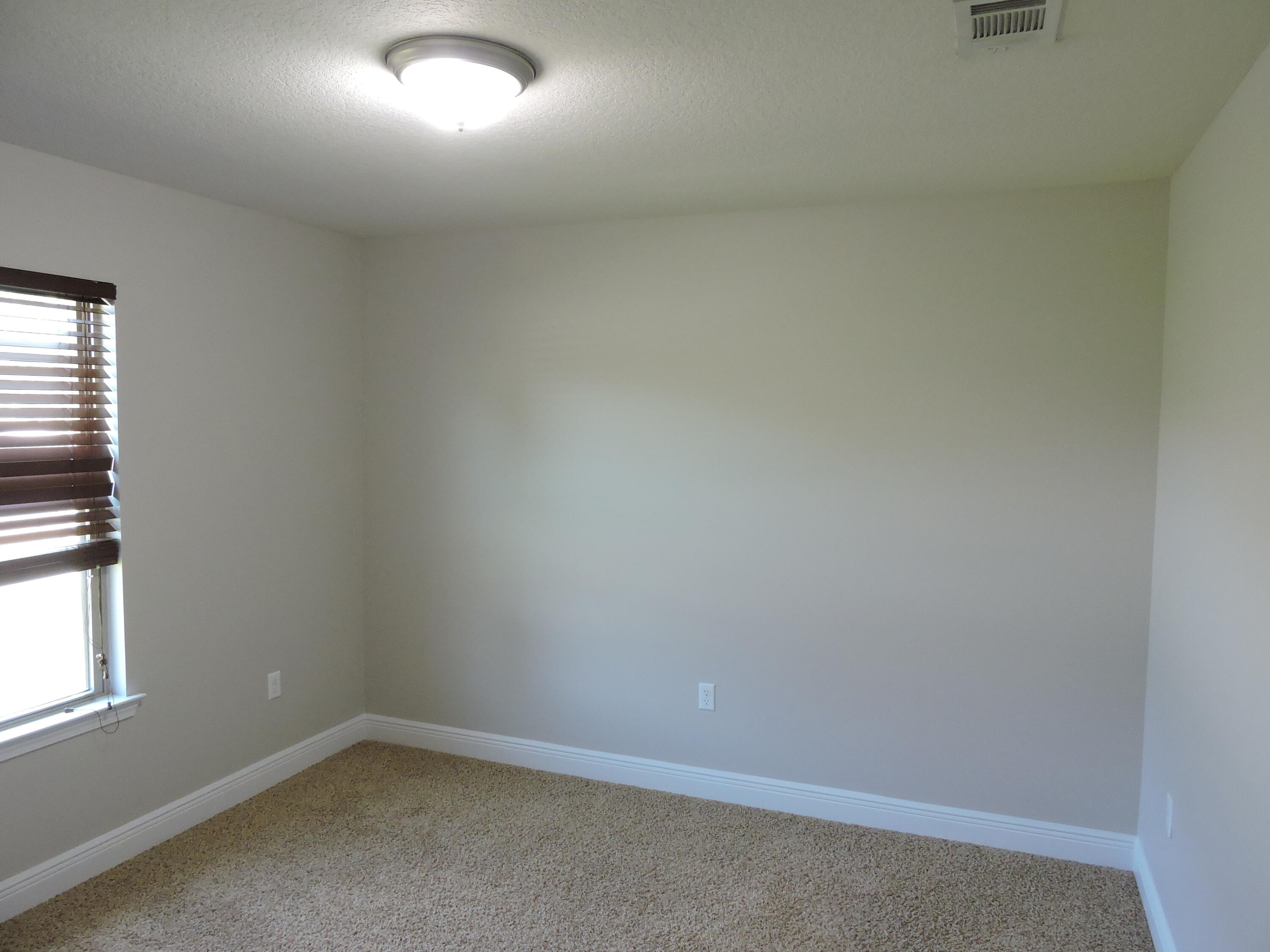 DUGGAN POND ESTATES - Residential Lease