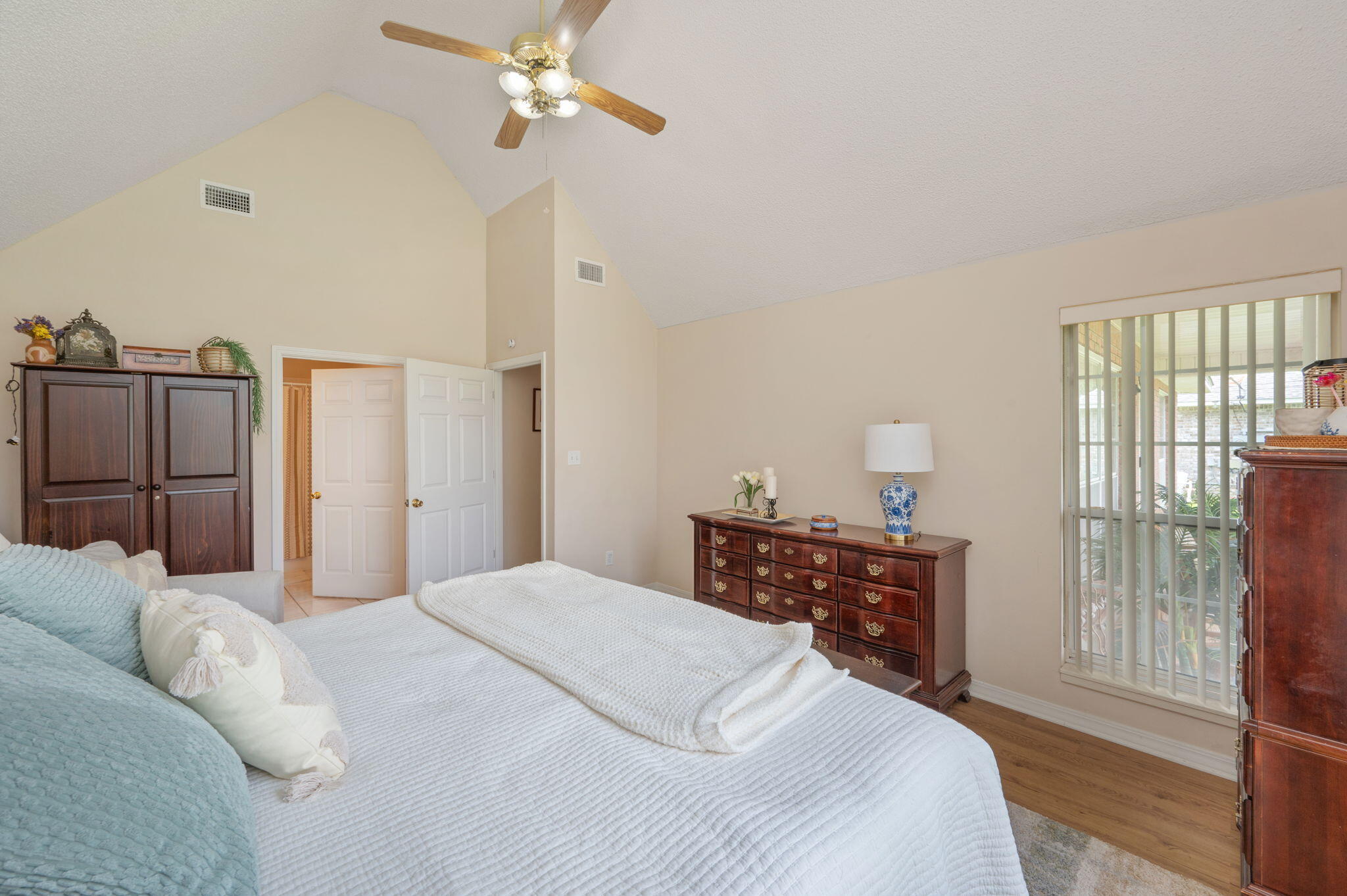 HOLLEY BY THE SEA - Residential