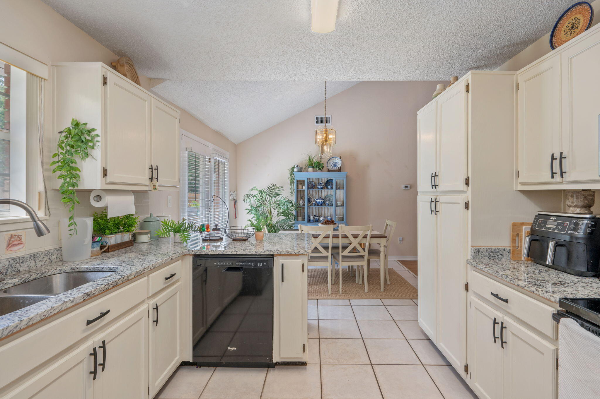 HOLLEY BY THE SEA - Residential
