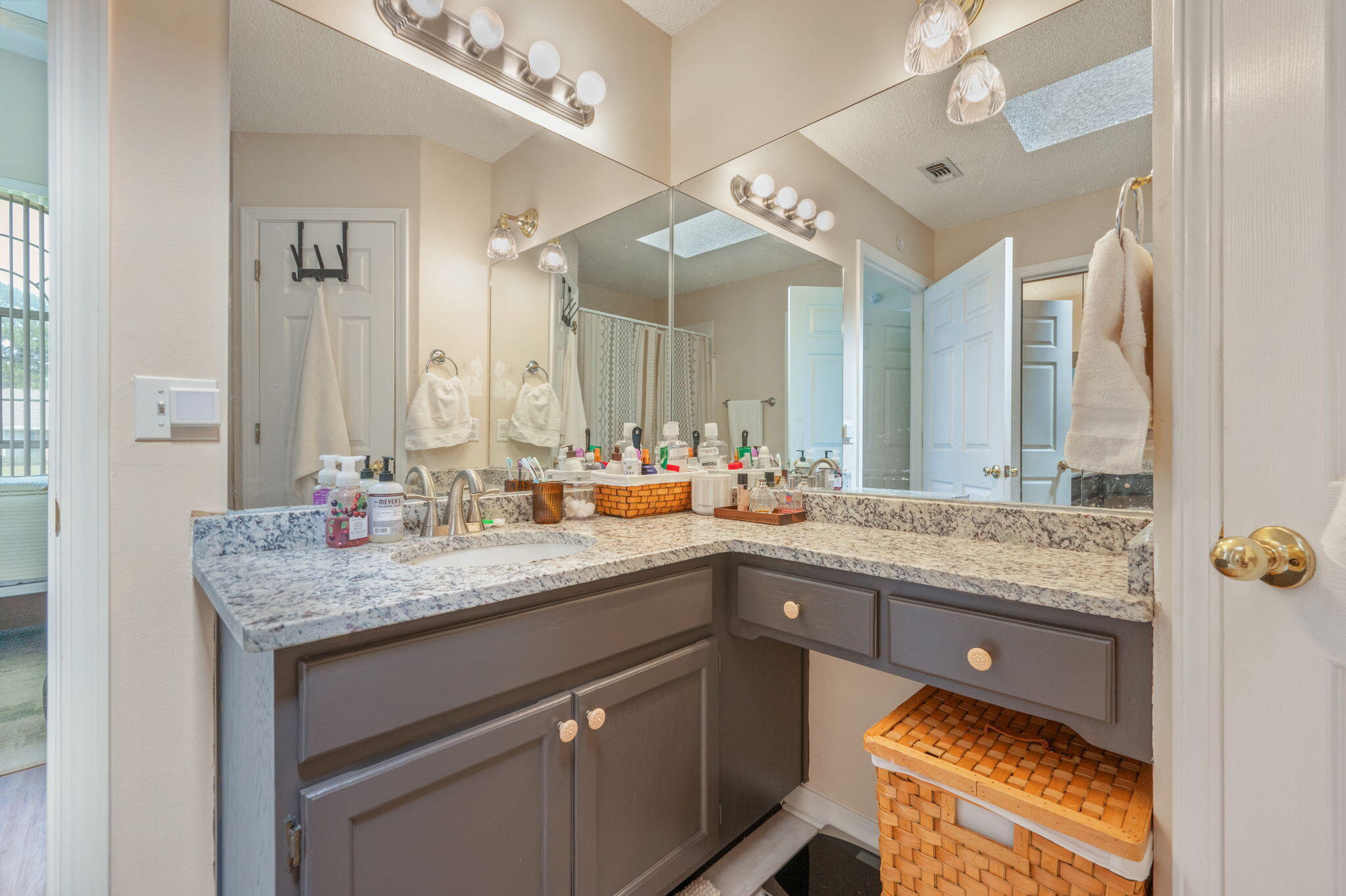 HOLLEY BY THE SEA - Residential