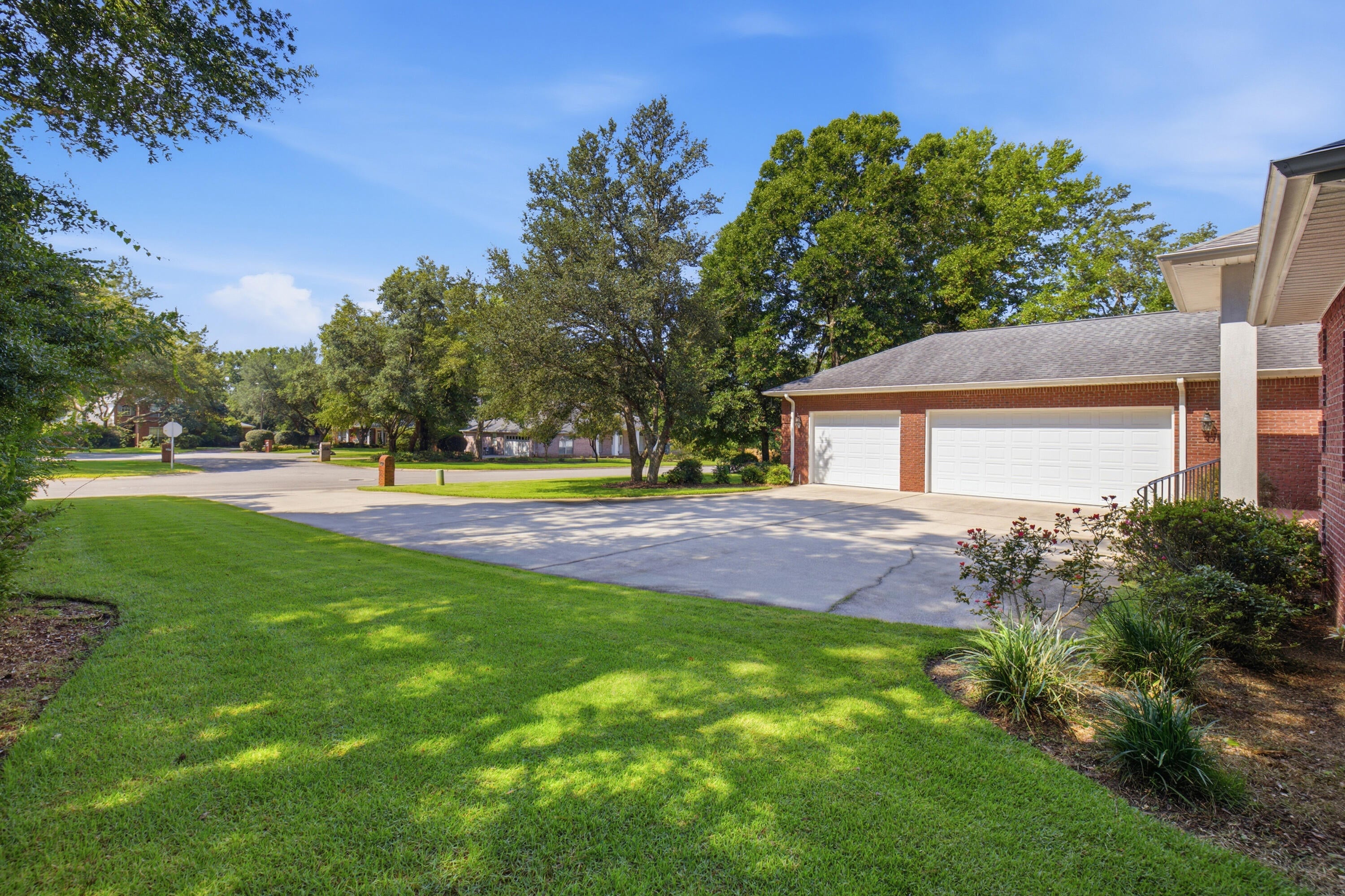 ROCKY BAYOU COUNTRY CLUB ESTATES 9 - Residential
