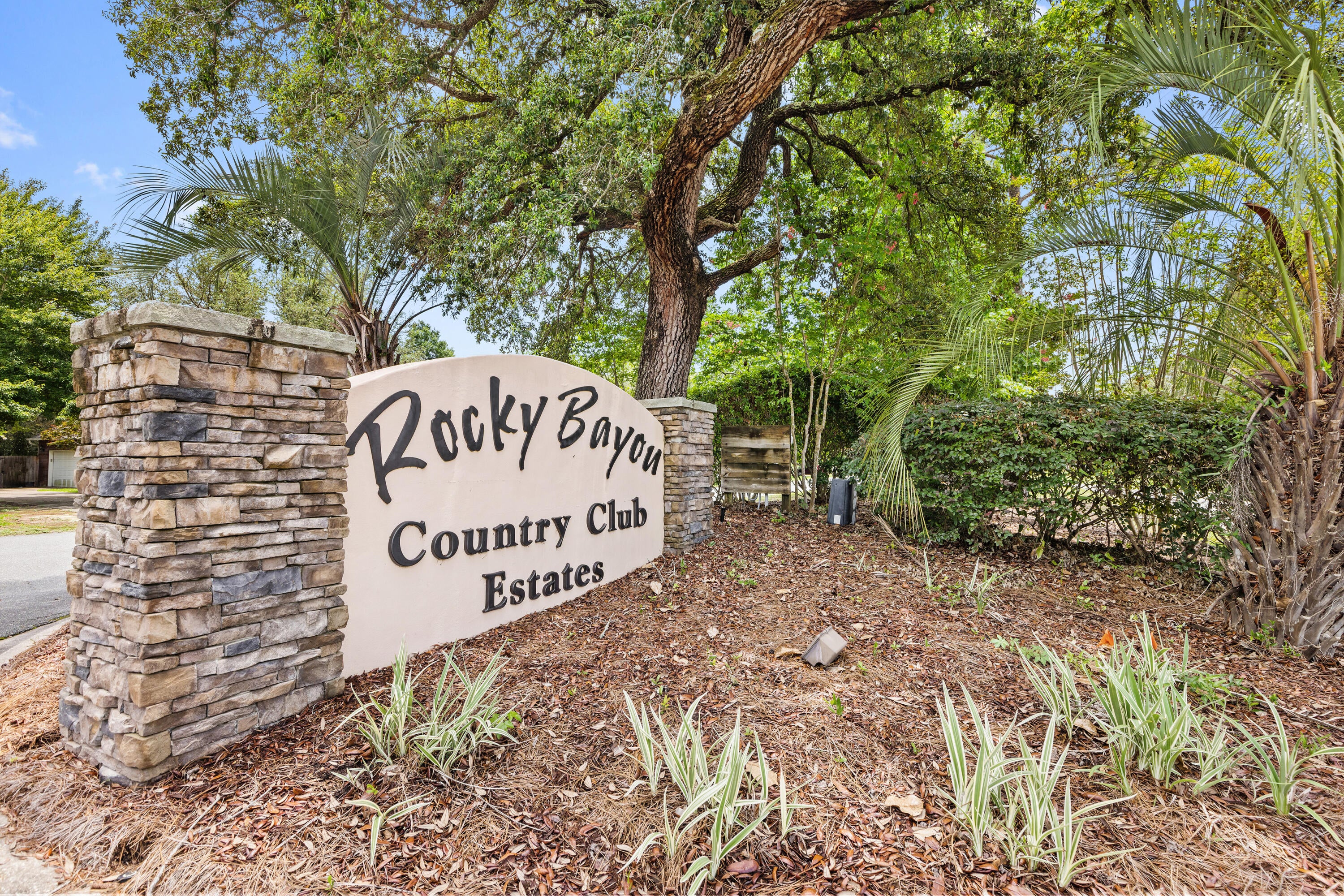 ROCKY BAYOU COUNTRY CLUB ESTATES 9 - Residential