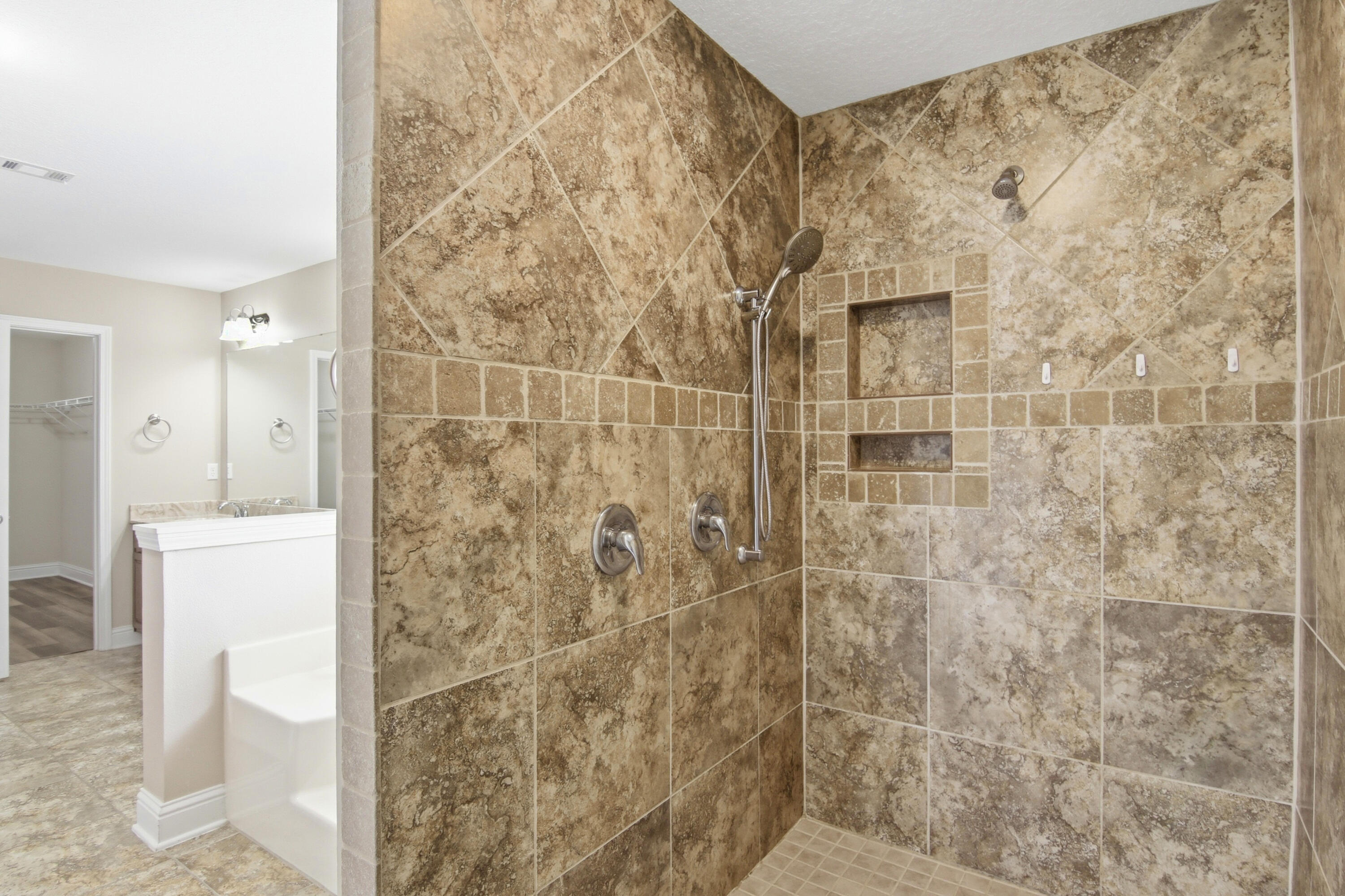 HOLLEY BY THE SEA - Residential