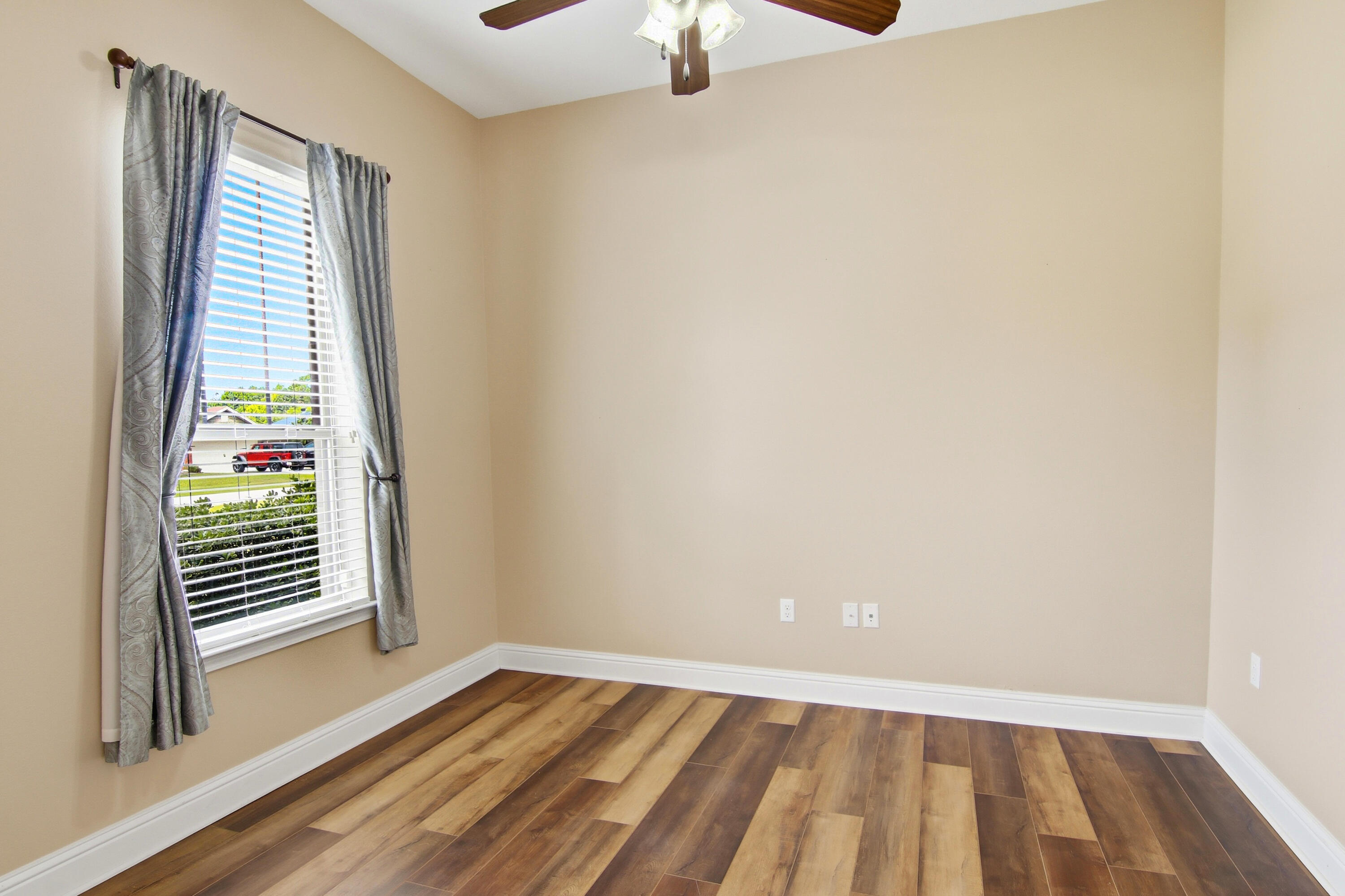 HOLLEY BY THE SEA - Residential