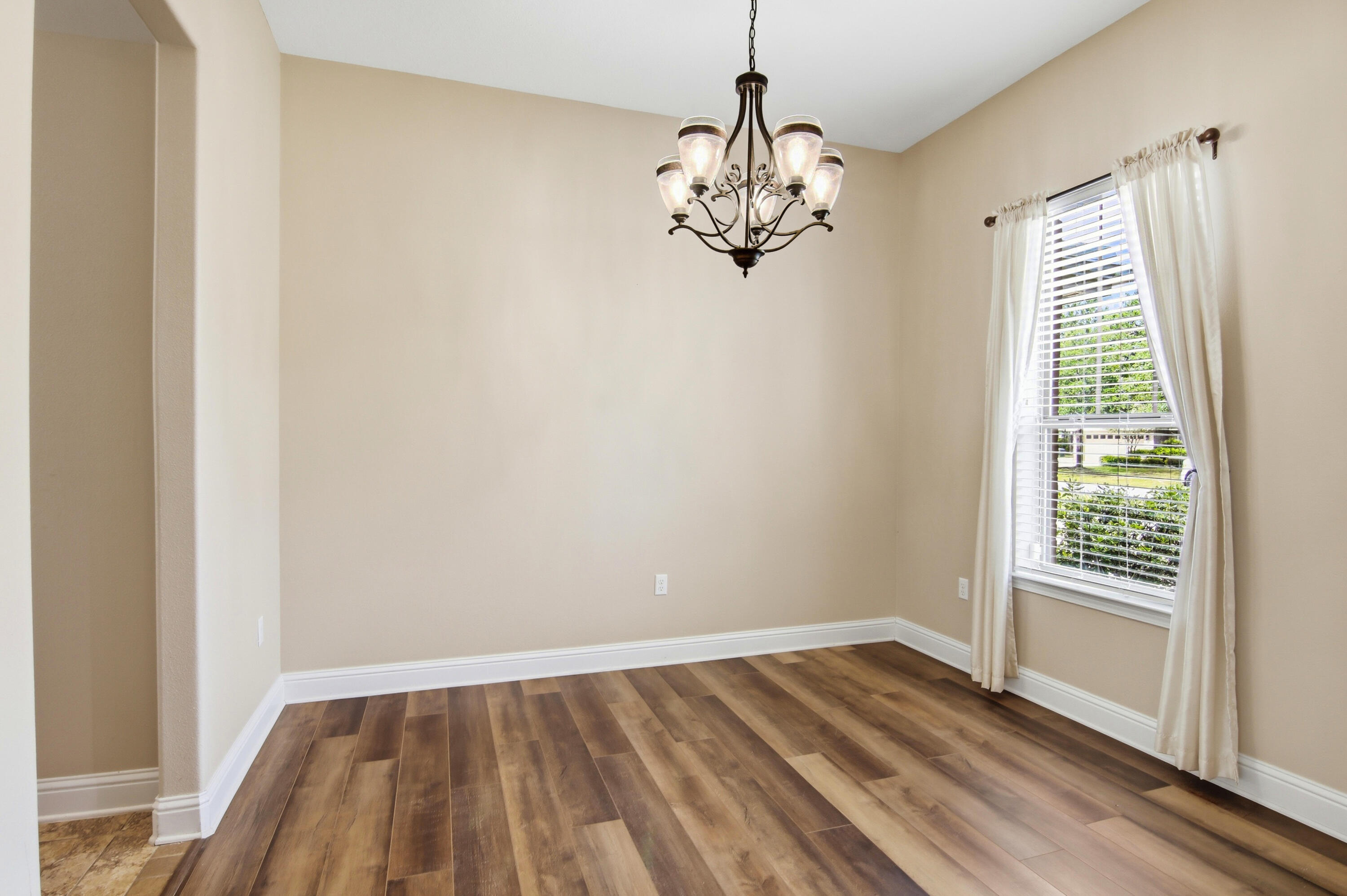 HOLLEY BY THE SEA - Residential