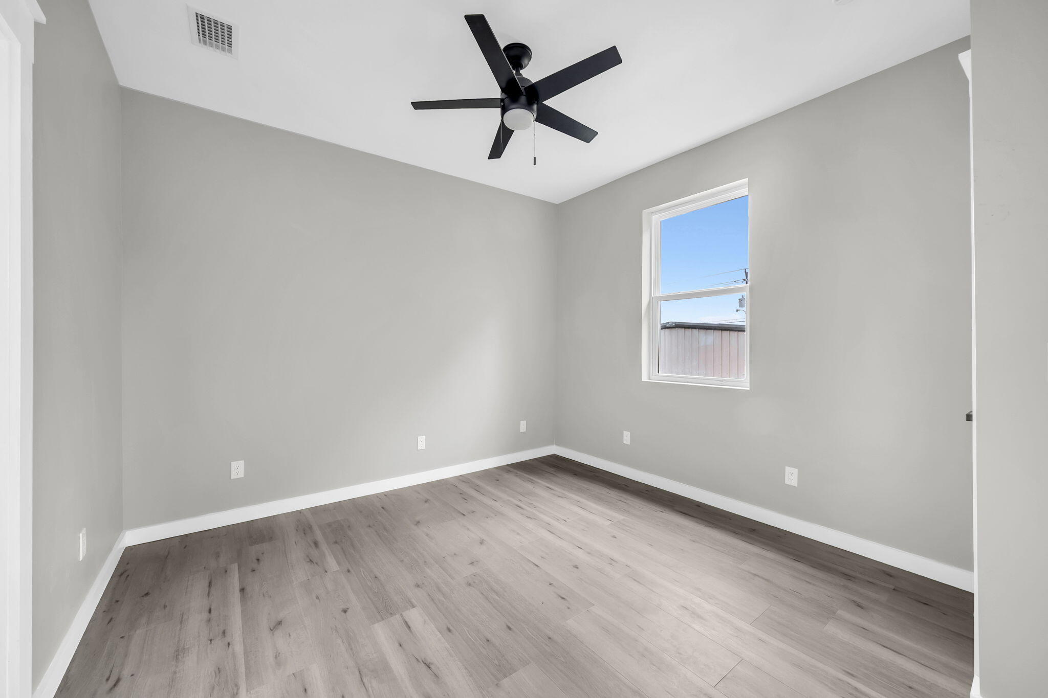 LAGUNA BEACH 6TH ADDN - Residential