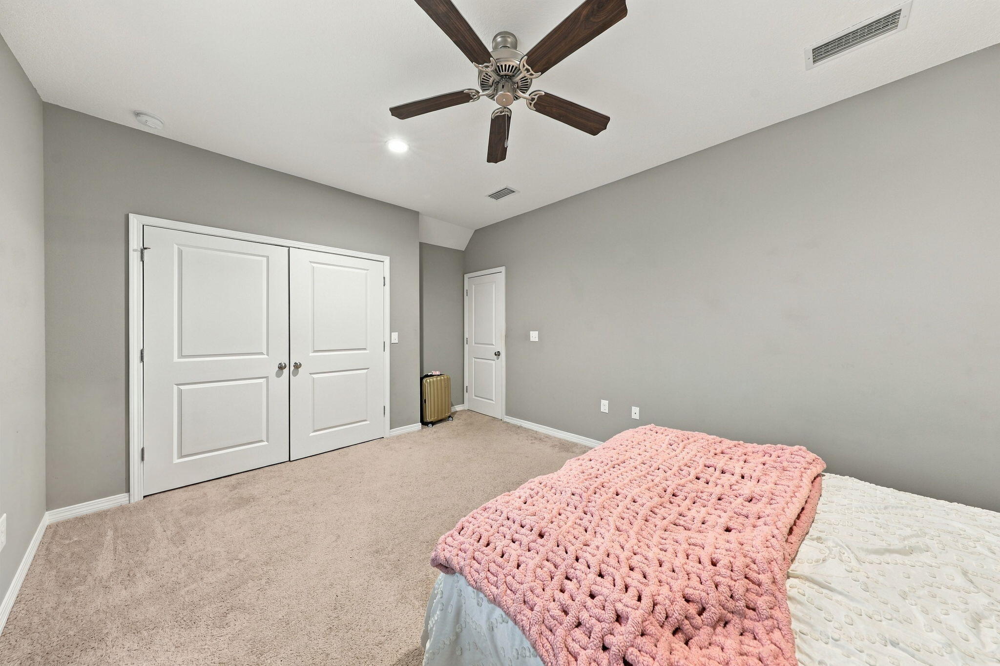 HERITAGE MANOR - Residential