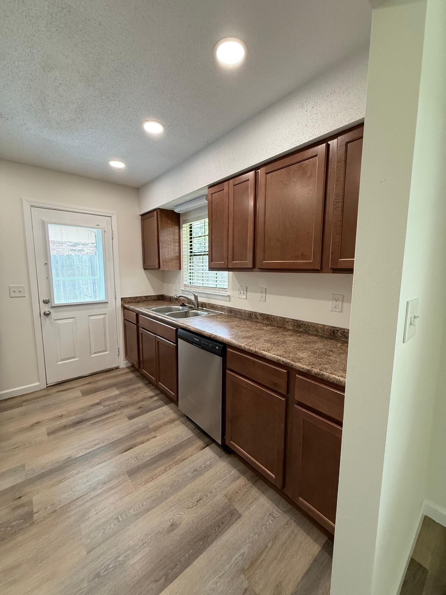 SUNSET BEACH - Residential Lease