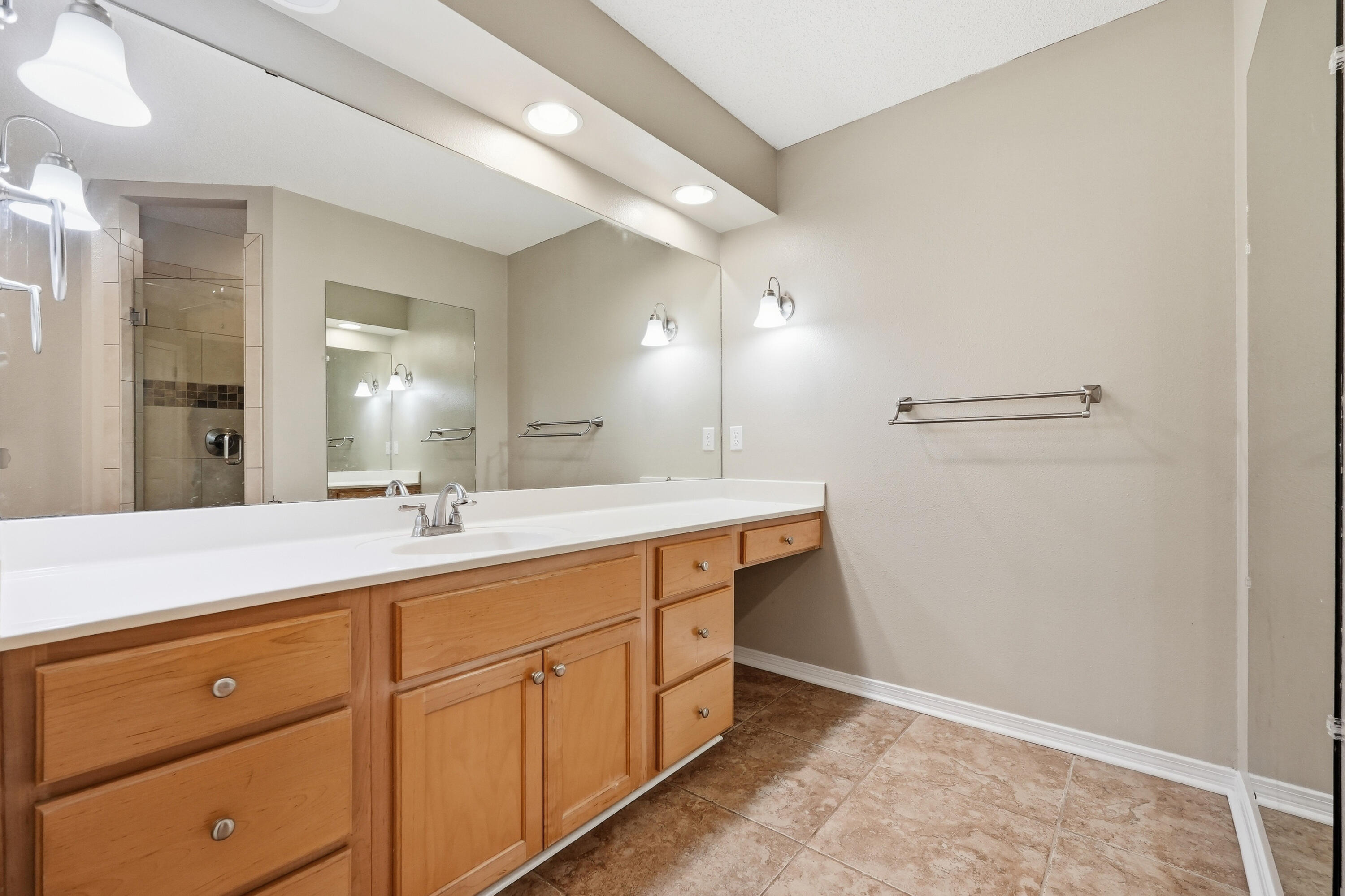 PARKWOOD ESTATES PH 5 - Residential Lease