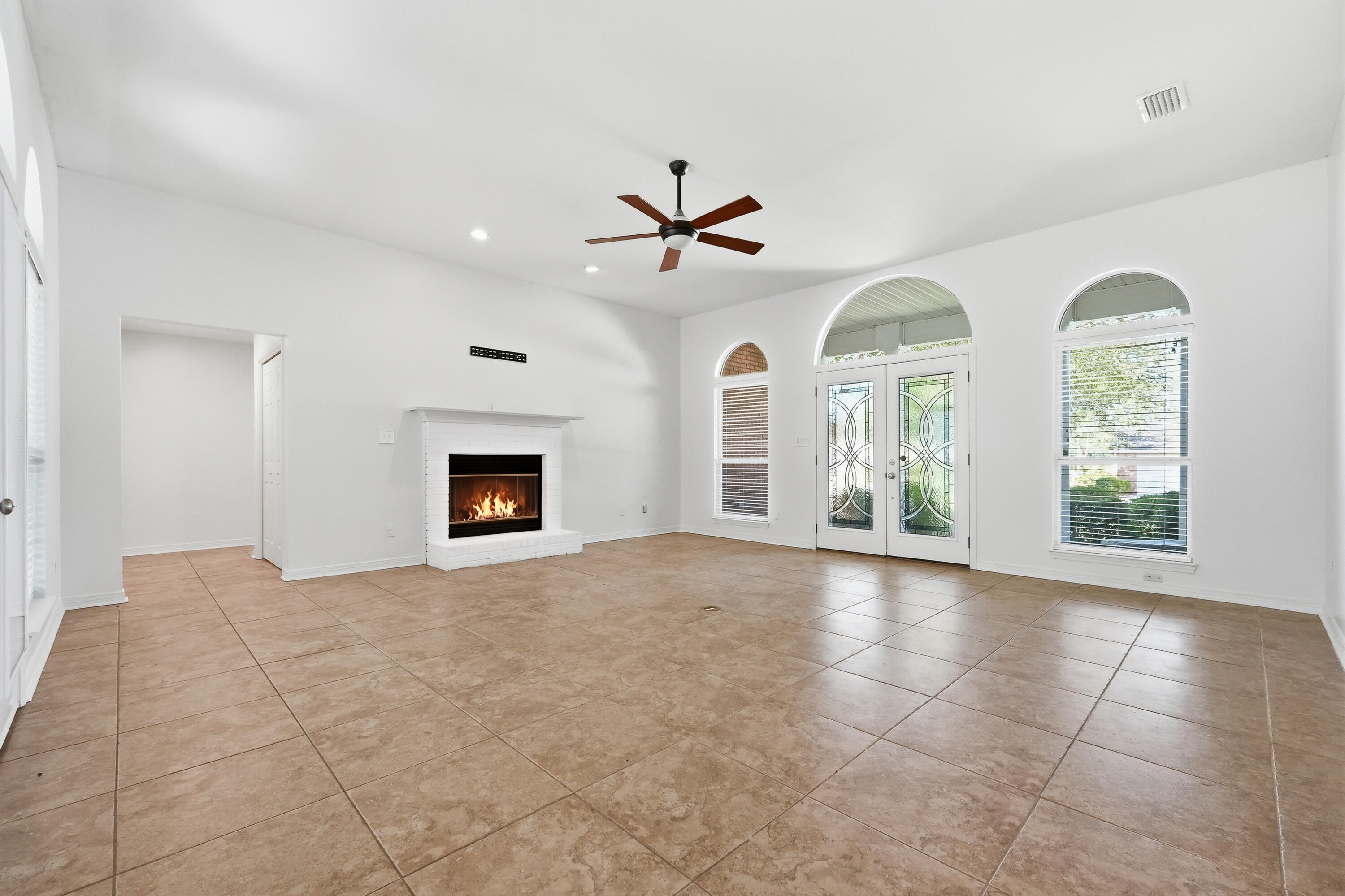 PARKWOOD ESTATES PH 5 - Residential Lease