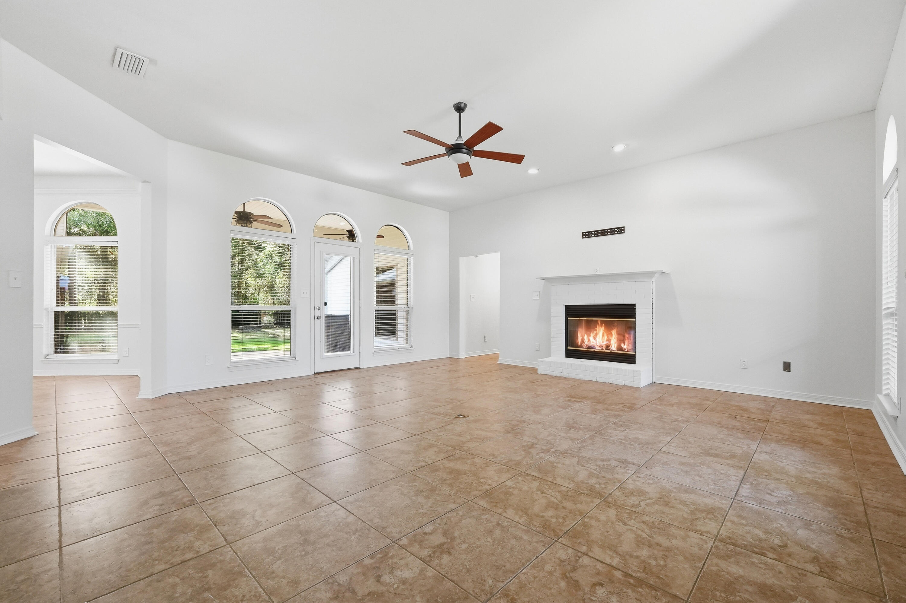 PARKWOOD ESTATES PH 5 - Residential Lease