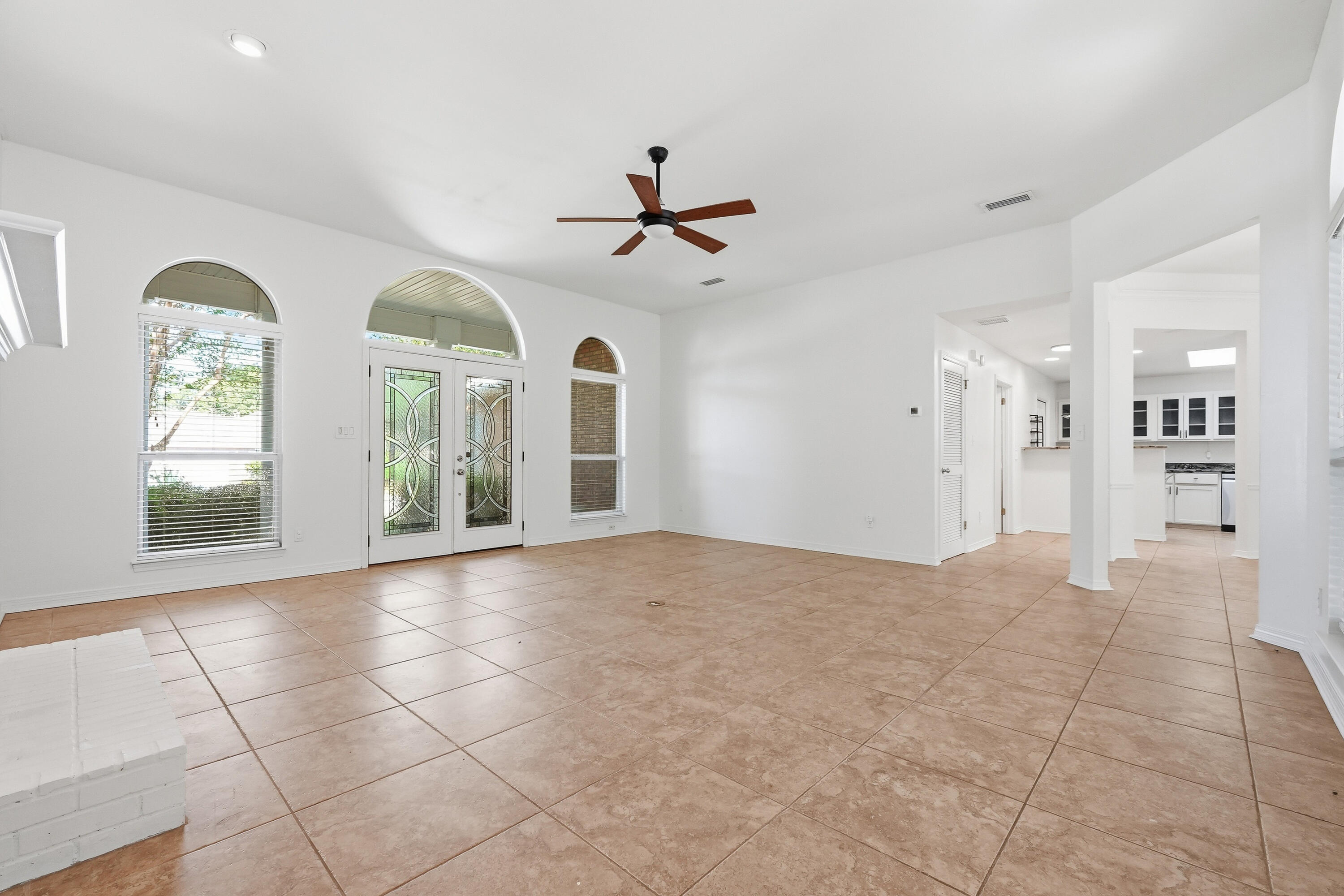 PARKWOOD ESTATES PH 5 - Residential Lease