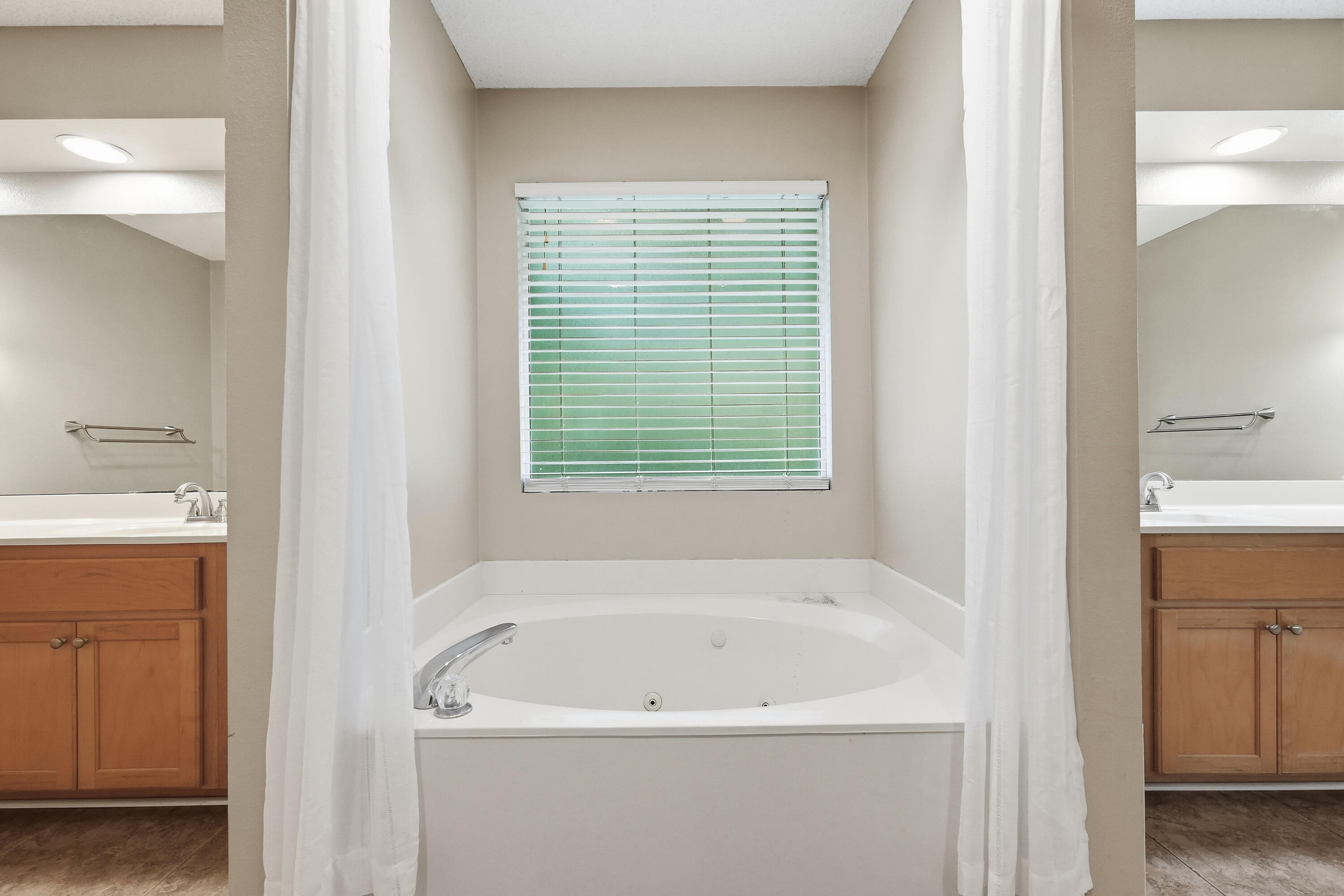 PARKWOOD ESTATES PH 5 - Residential Lease