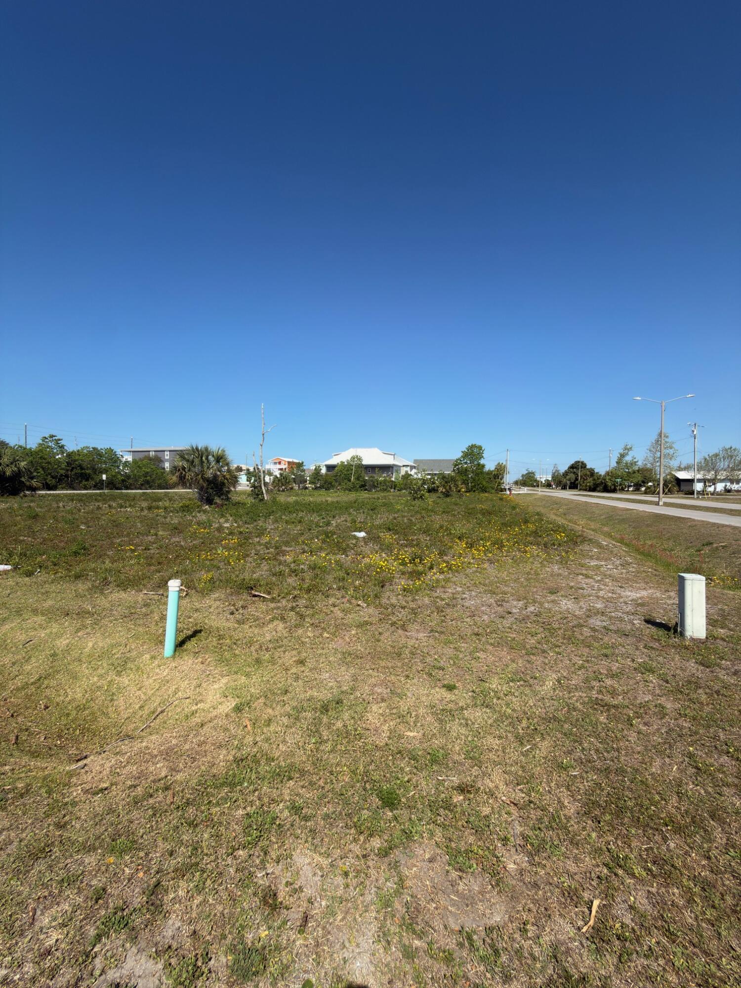 NO RECORDED SUBDIVISION - Land