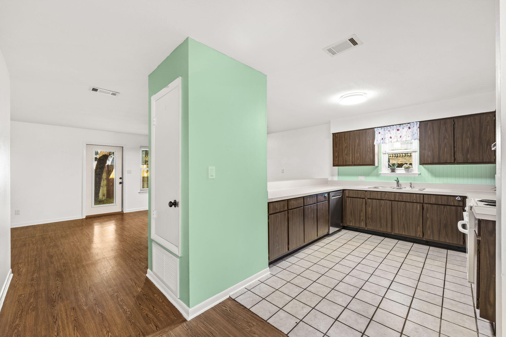 SHANGRA WOODS - Residential