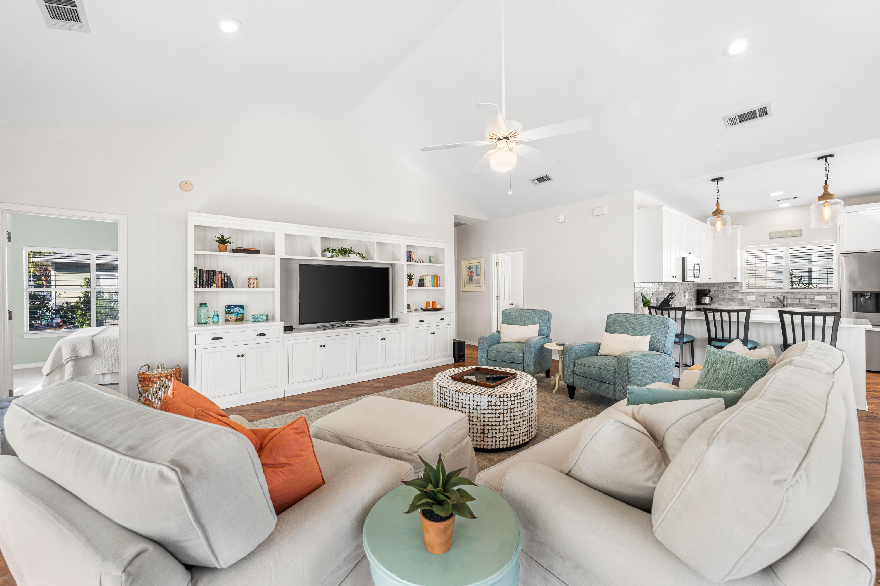 CRYSTAL BEACH COTTAGES - Residential