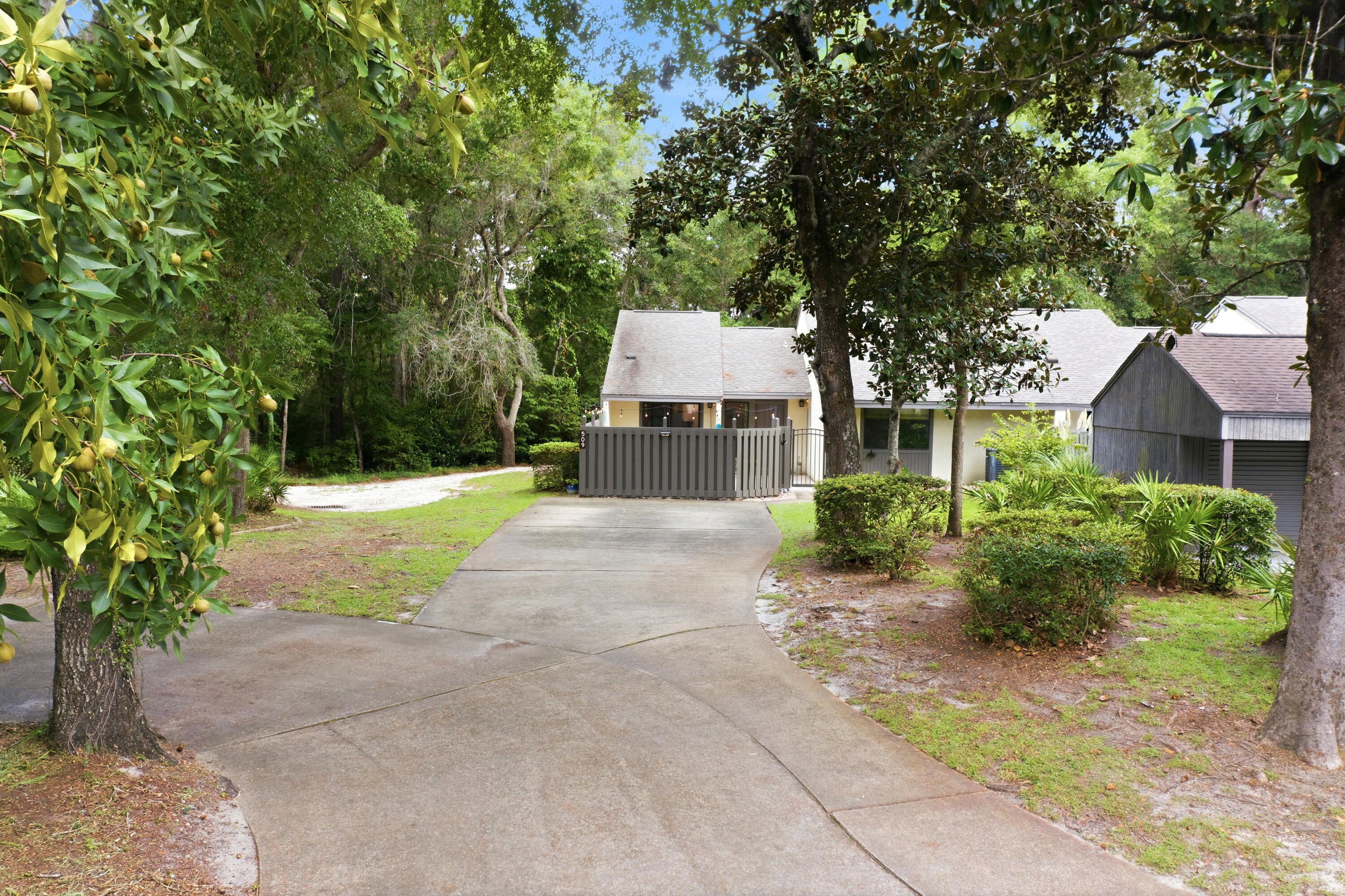 ROYAL OAK VILLAS BLUEWATER BAY - Residential