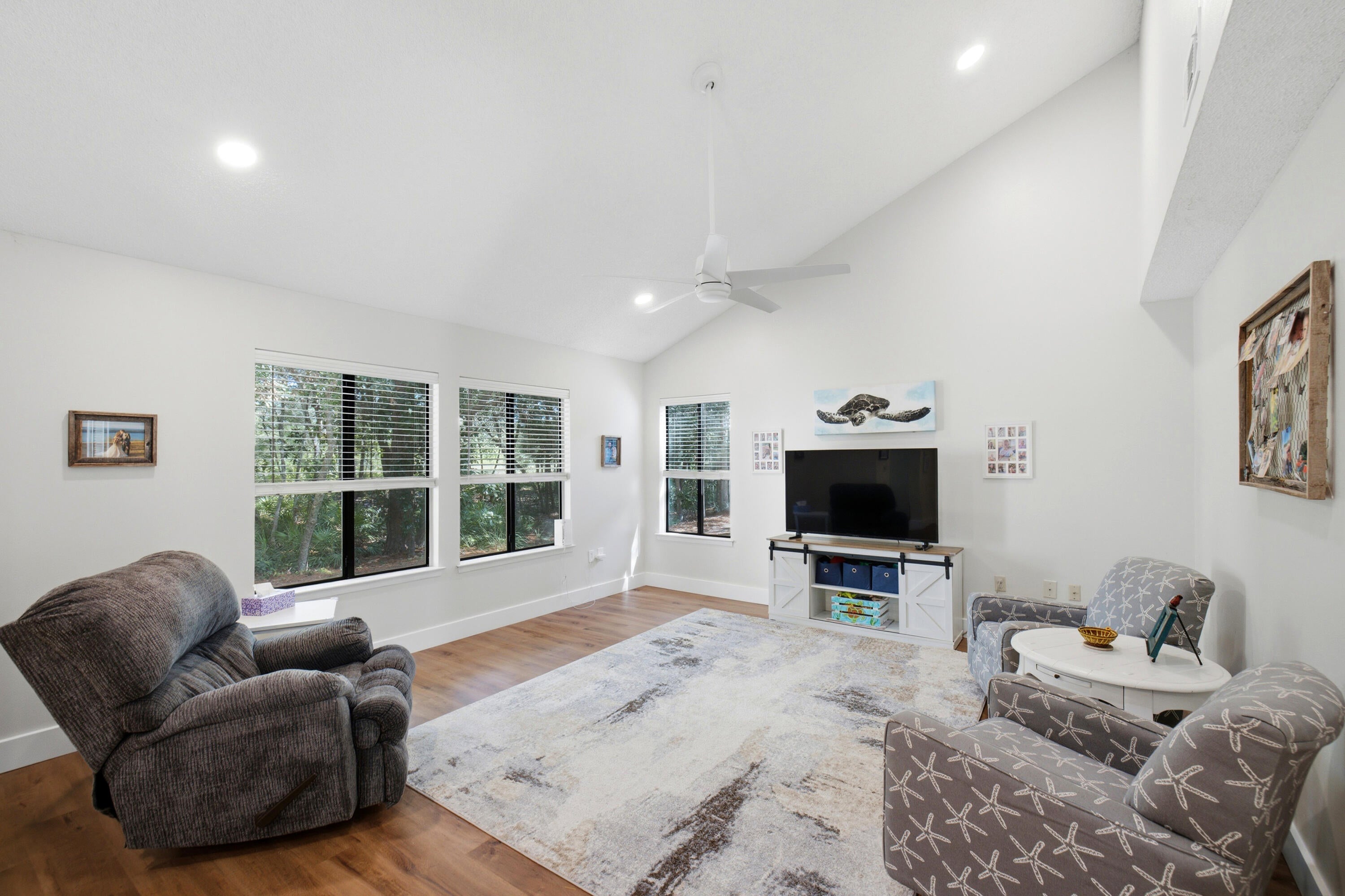 ROYAL OAK VILLAS BLUEWATER BAY - Residential