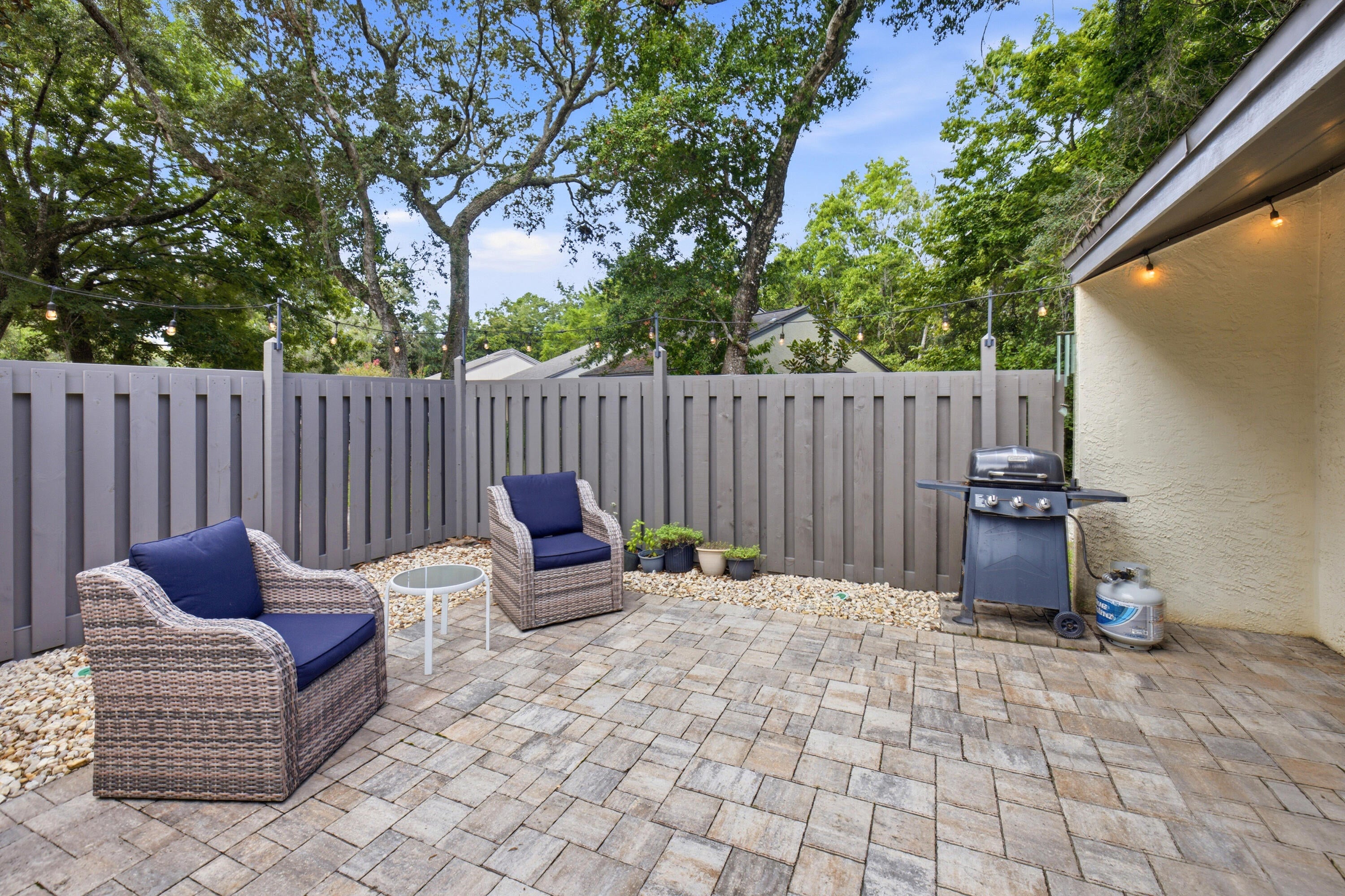 ROYAL OAK VILLAS BLUEWATER BAY - Residential