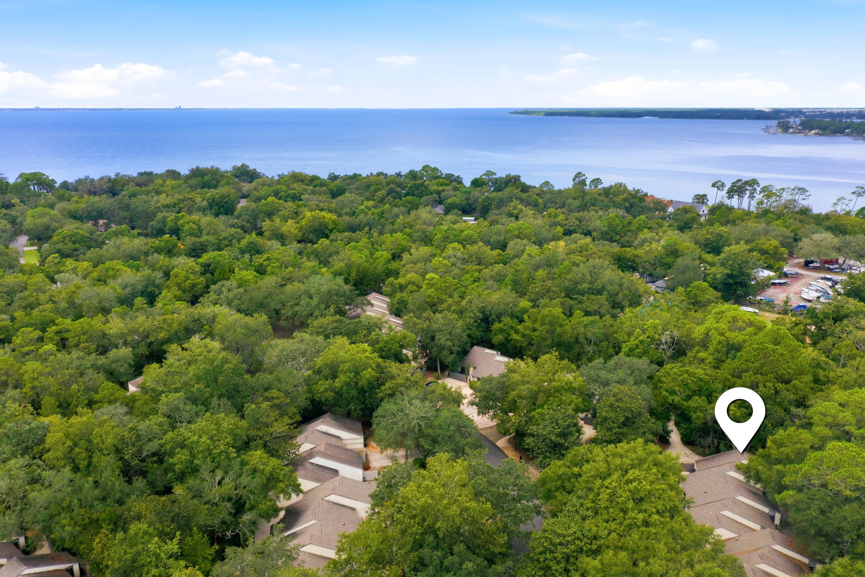 ROYAL OAK VILLAS BLUEWATER BAY - Residential